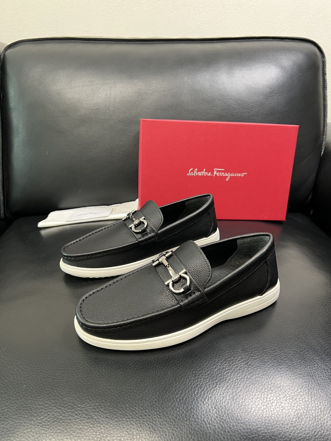 Ferragamo 高品质 顶级工艺品 菲拉格慕 专柜同步发售原厂配置，意大利进口原版牛皮，进口水染牛里