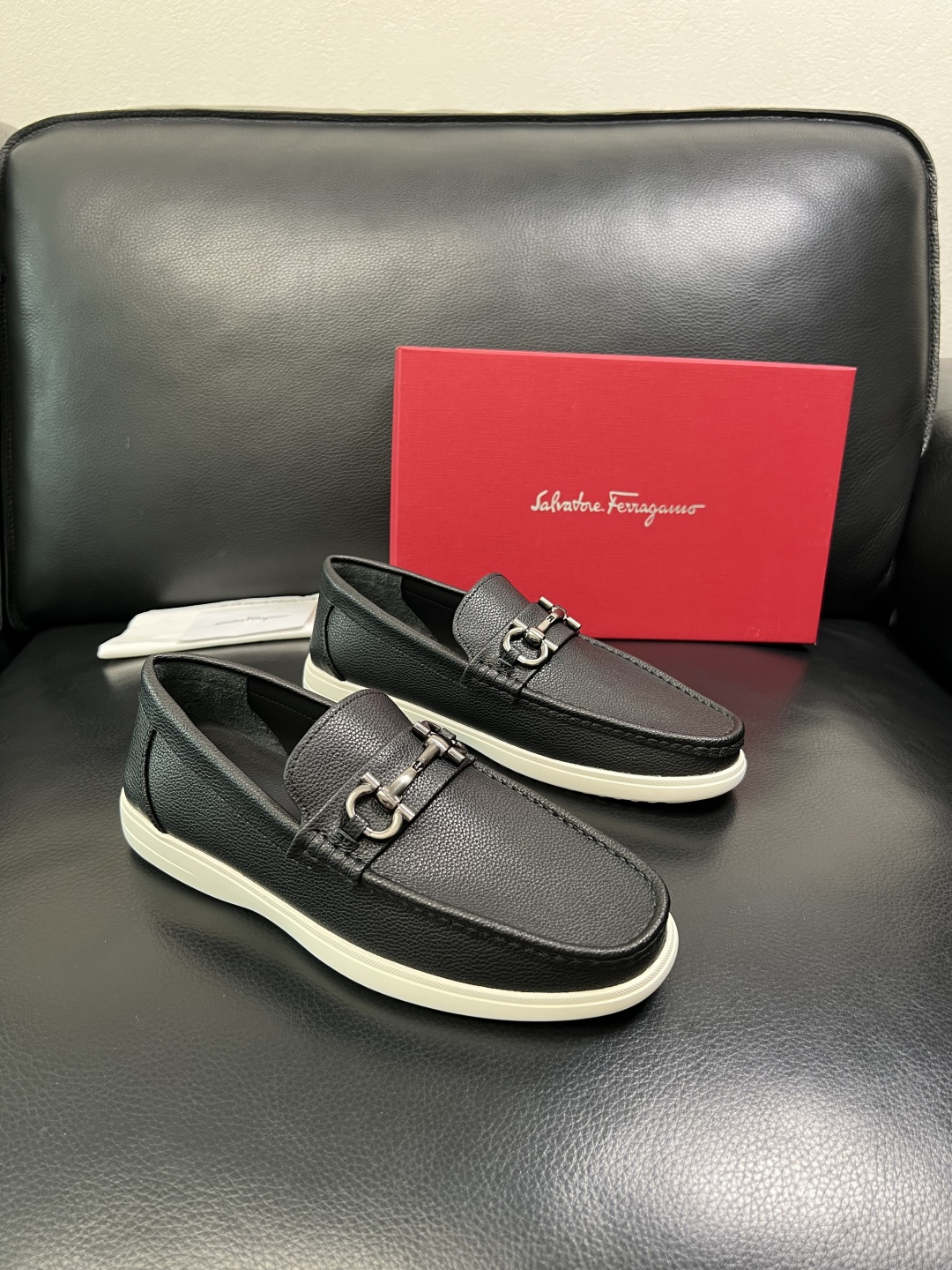 Ferragamo 高品质 顶级工艺品 菲拉格慕 专柜同步发售原厂配置，意大利进口原版牛皮，进口水染牛里