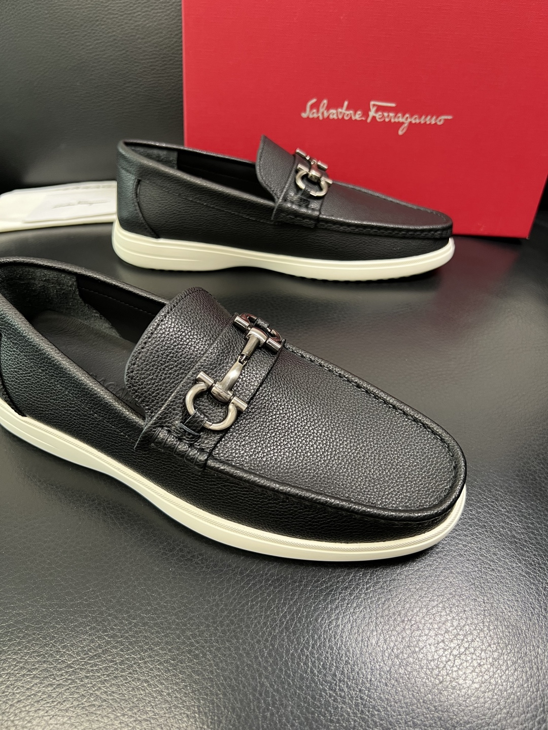 Ferragamo 高品质 顶级工艺品 菲拉格慕 专柜同步发售原厂配置，意大利进口原版牛皮，进口水染牛里