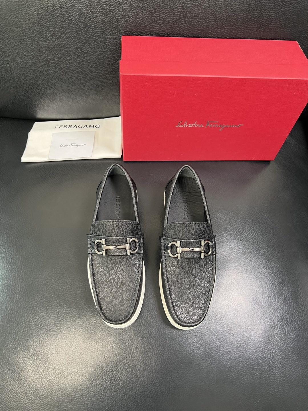 Ferragamo 高品质 顶级工艺品 菲拉格慕 专柜同步发售原厂配置，意大利进口原版牛皮，进口水染牛里
