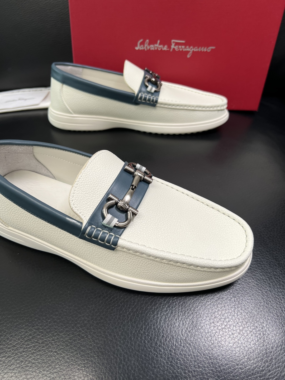 Ferragamo 高品质 顶级工艺品 菲拉格慕 专柜同步发售原厂配置，意大利进口原版牛皮，进口水染牛里
