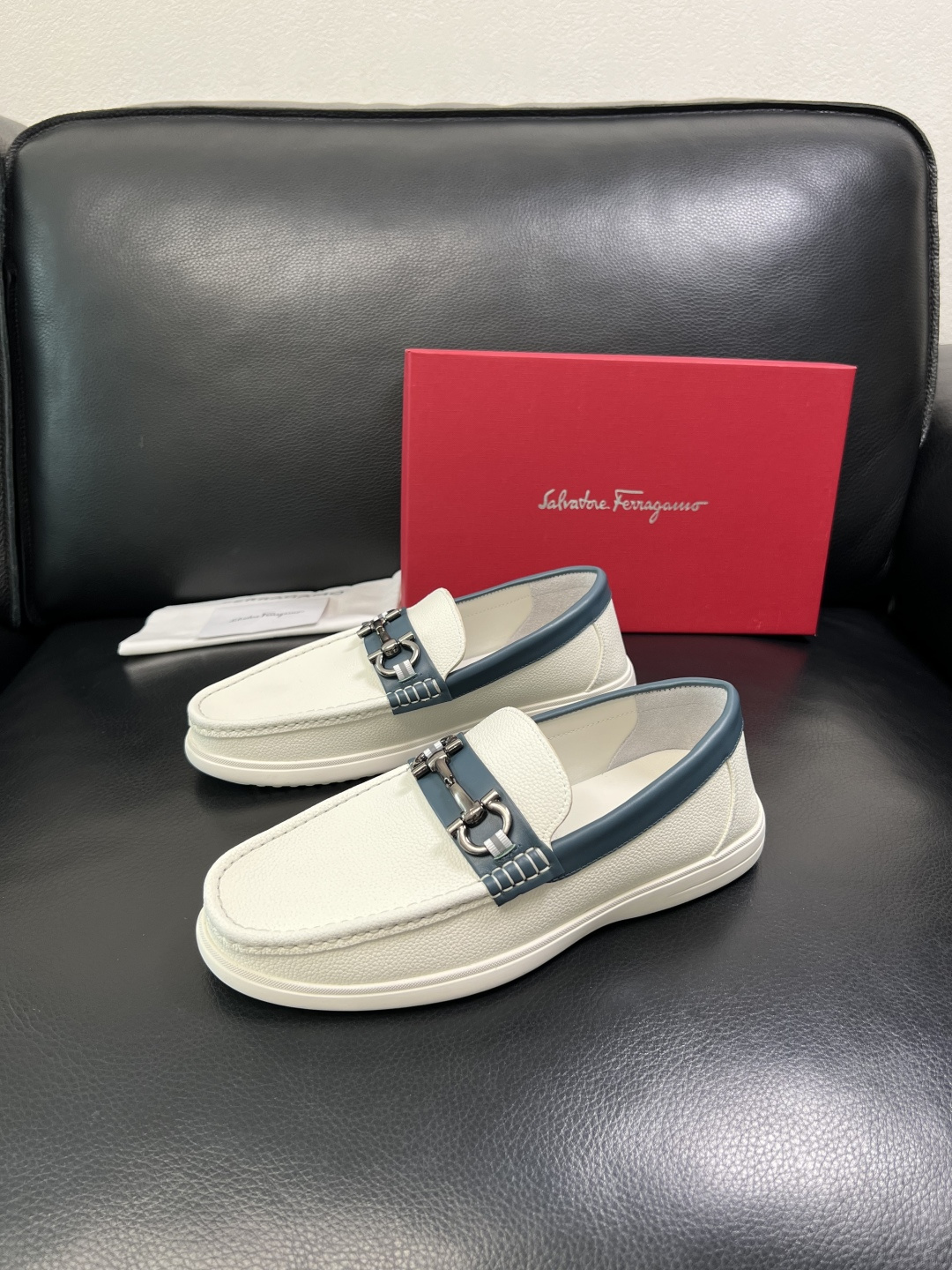 Ferragamo 高品质 顶级工艺品 菲拉格慕 专柜同步发售原厂配置，意大利进口原版牛皮，进口水染牛里