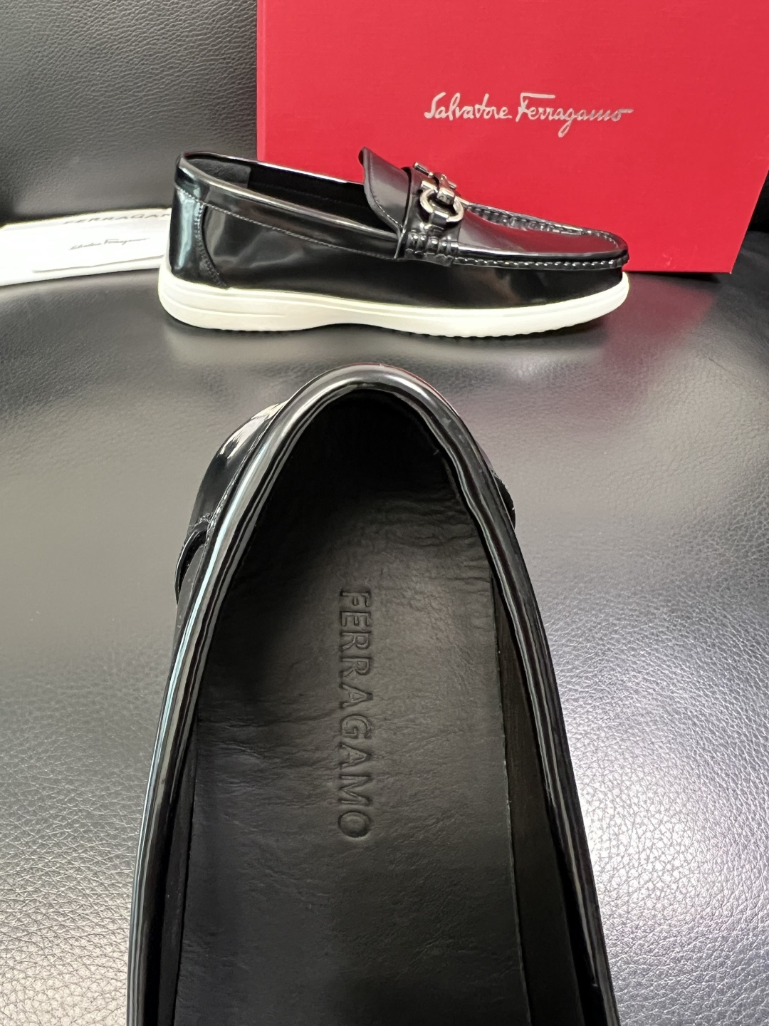 Ferragamo 高品质 顶级工艺品 菲拉格慕 专柜同步发售原厂配置，意大利进口原版牛皮，进口水染牛里