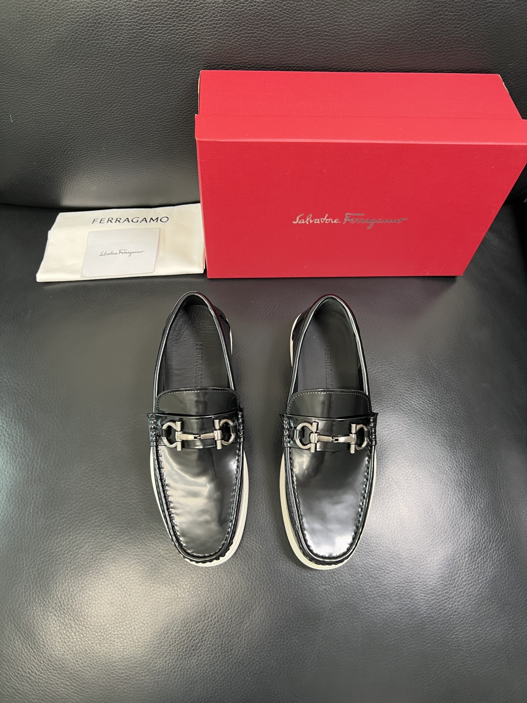 Ferragamo 高品质 顶级工艺品 菲拉格慕 专柜同步发售原厂配置，意大利进口原版牛皮，进口水染牛里