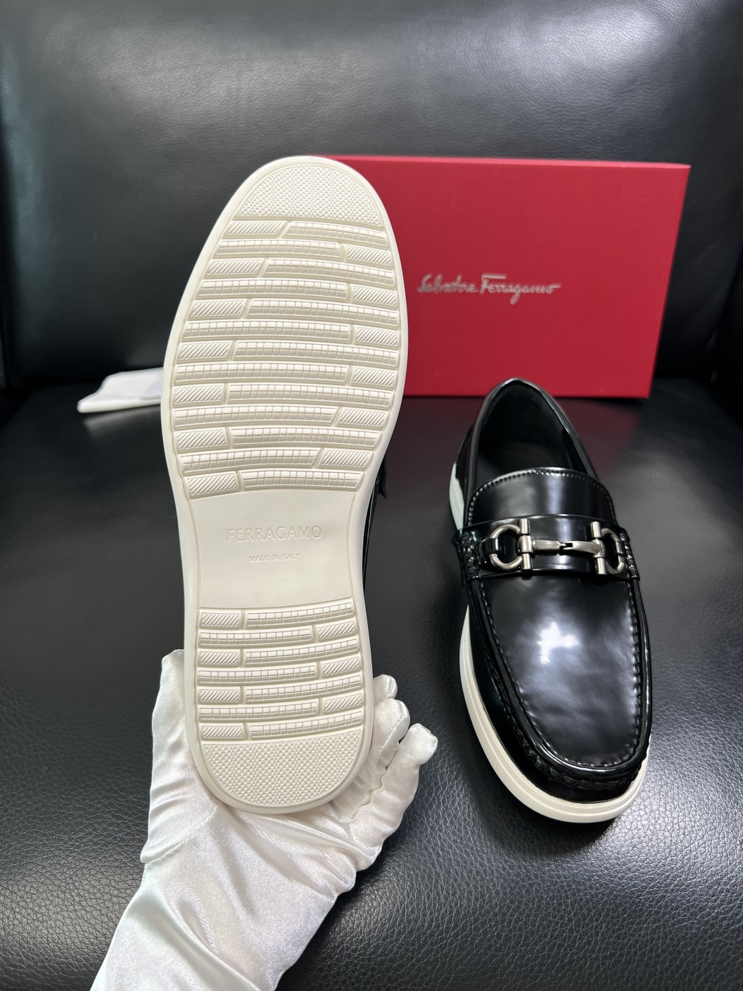 Ferragamo 高品质 顶级工艺品 菲拉格慕 专柜同步发售原厂配置，意大利进口原版牛皮，进口水染牛里