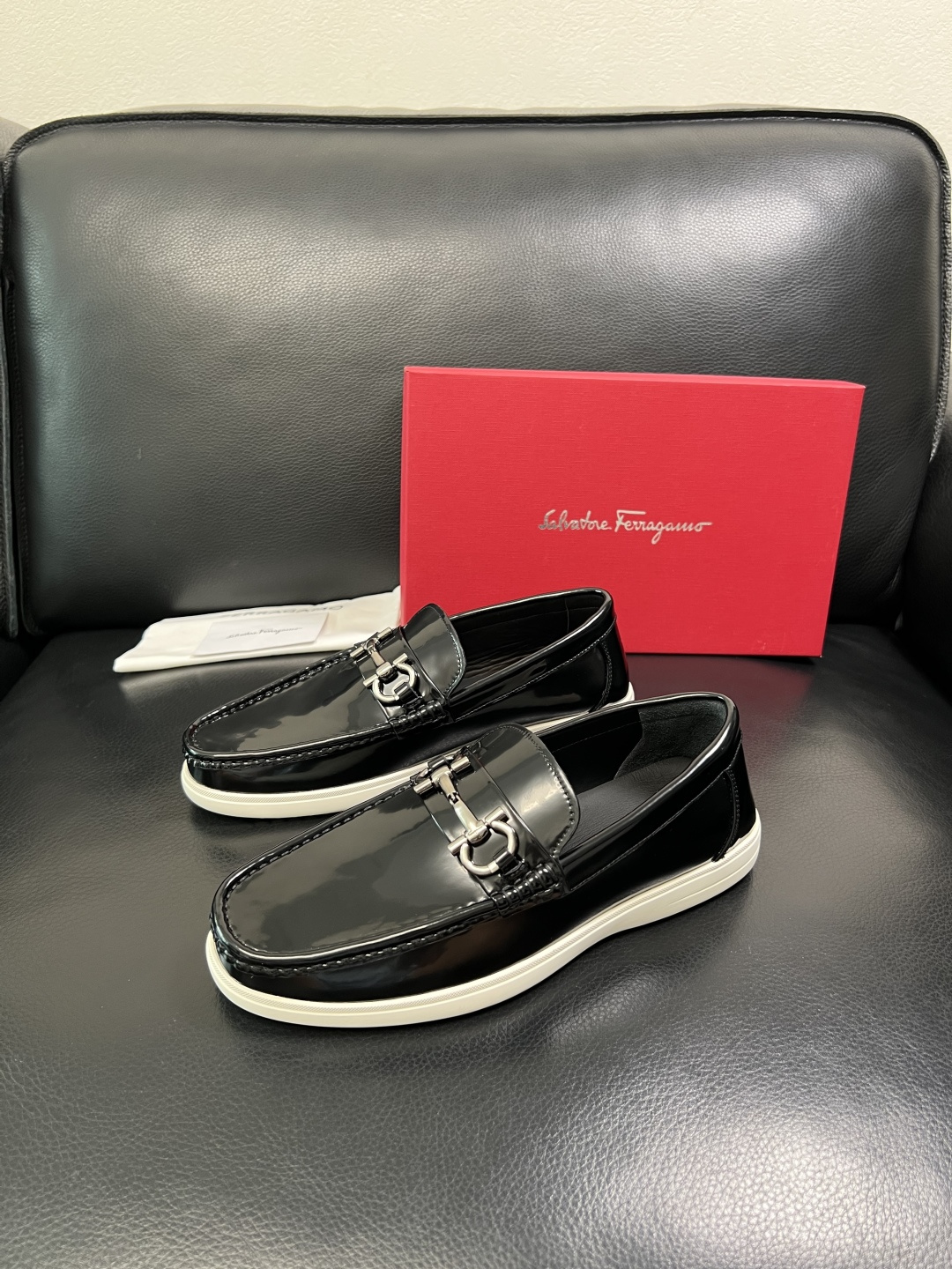 Ferragamo 高品质 顶级工艺品 菲拉格慕 专柜同步发售原厂配置，意大利进口原版牛皮，进口水染牛里