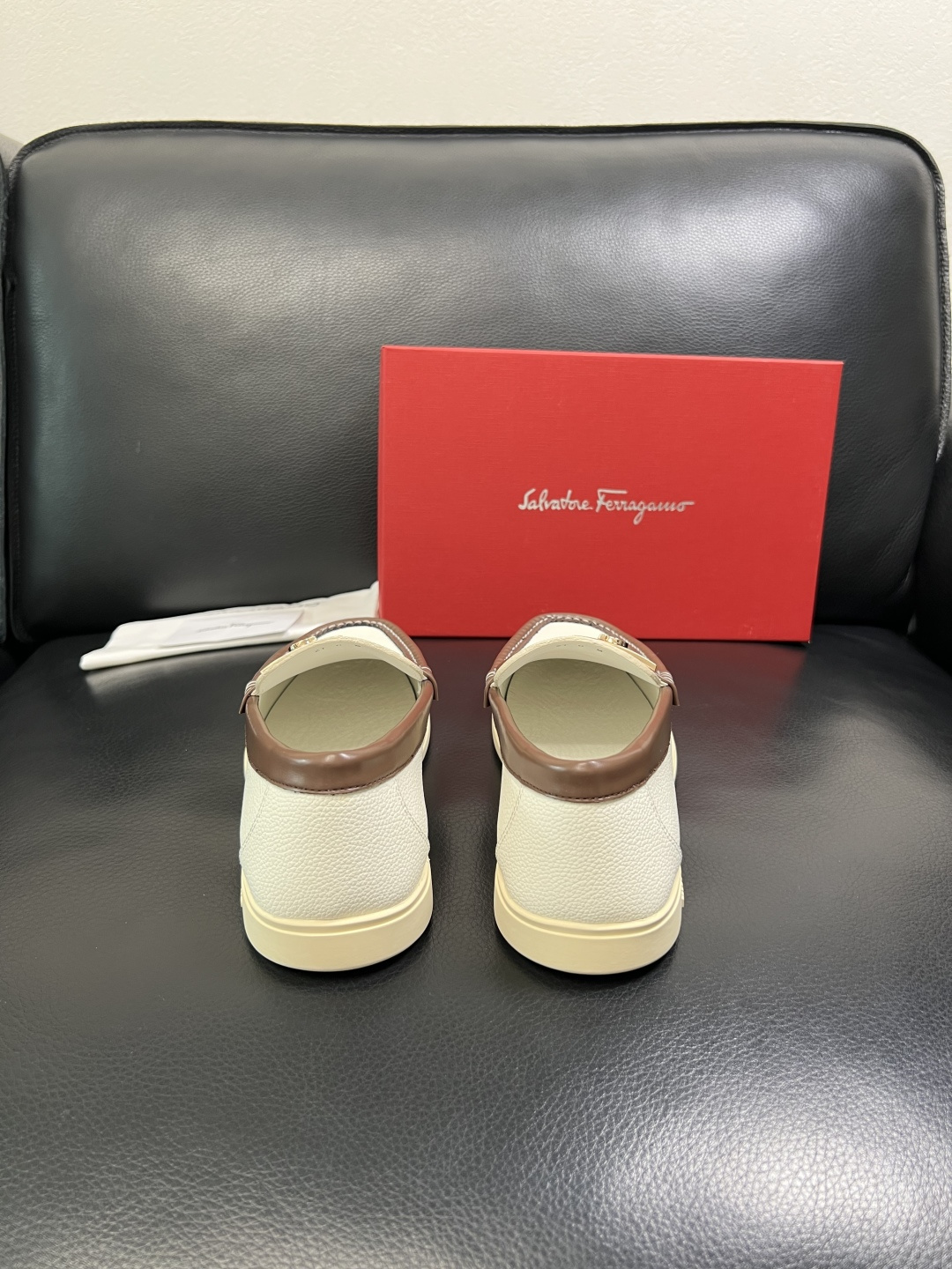 Ferragamo 高品质 顶级工艺品 菲拉格慕 专柜同步发售原厂配置，意大利进口原版牛皮，进口水染牛里
