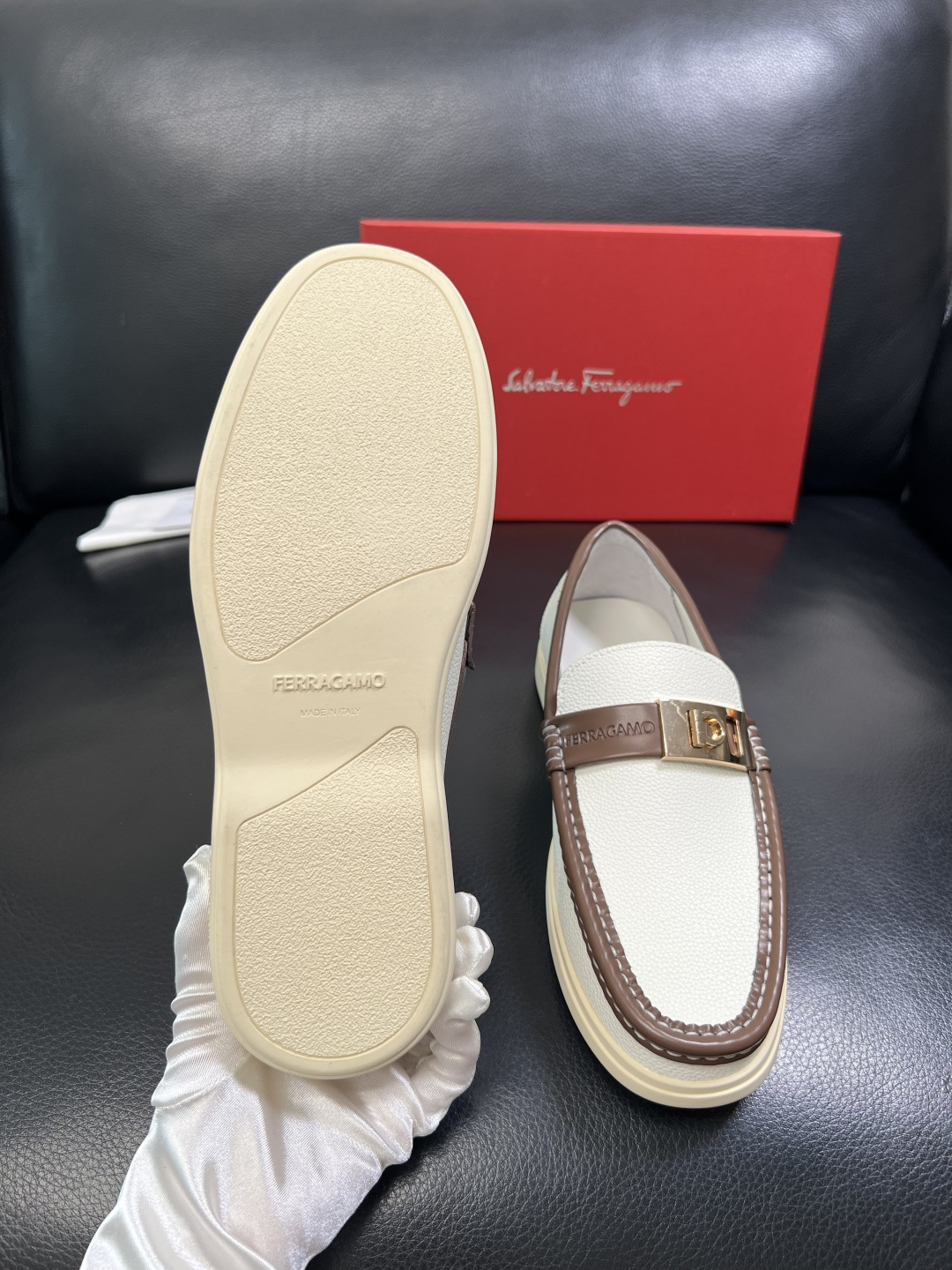 Ferragamo 高品质 顶级工艺品 菲拉格慕 专柜同步发售原厂配置，意大利进口原版牛皮，进口水染牛里