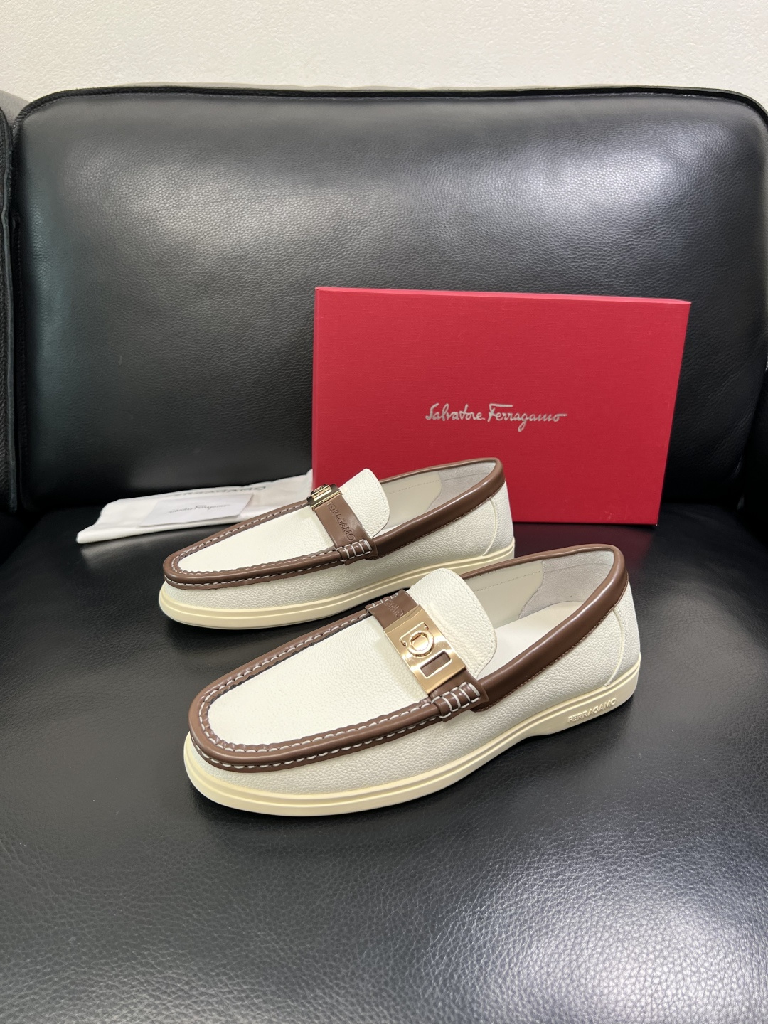 Ferragamo 高品质 顶级工艺品 菲拉格慕 专柜同步发售原厂配置，意大利进口原版牛皮，进口水染牛里