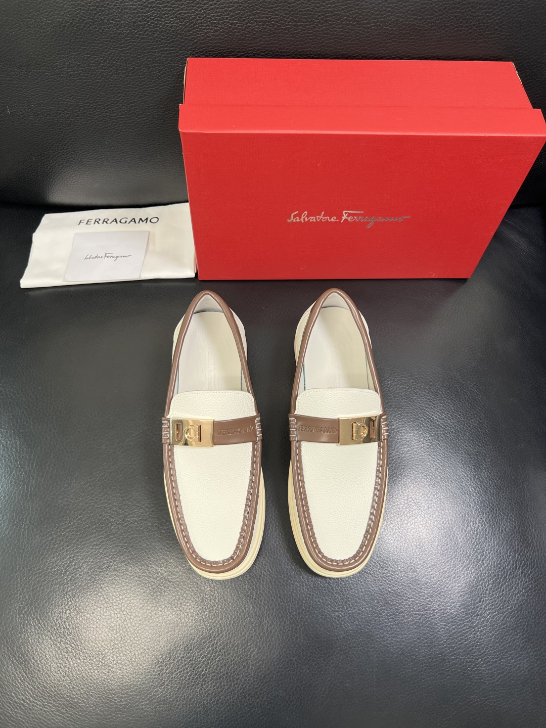 Ferragamo 高品质 顶级工艺品 菲拉格慕 专柜同步发售原厂配置，意大利进口原版牛皮，进口水染牛里