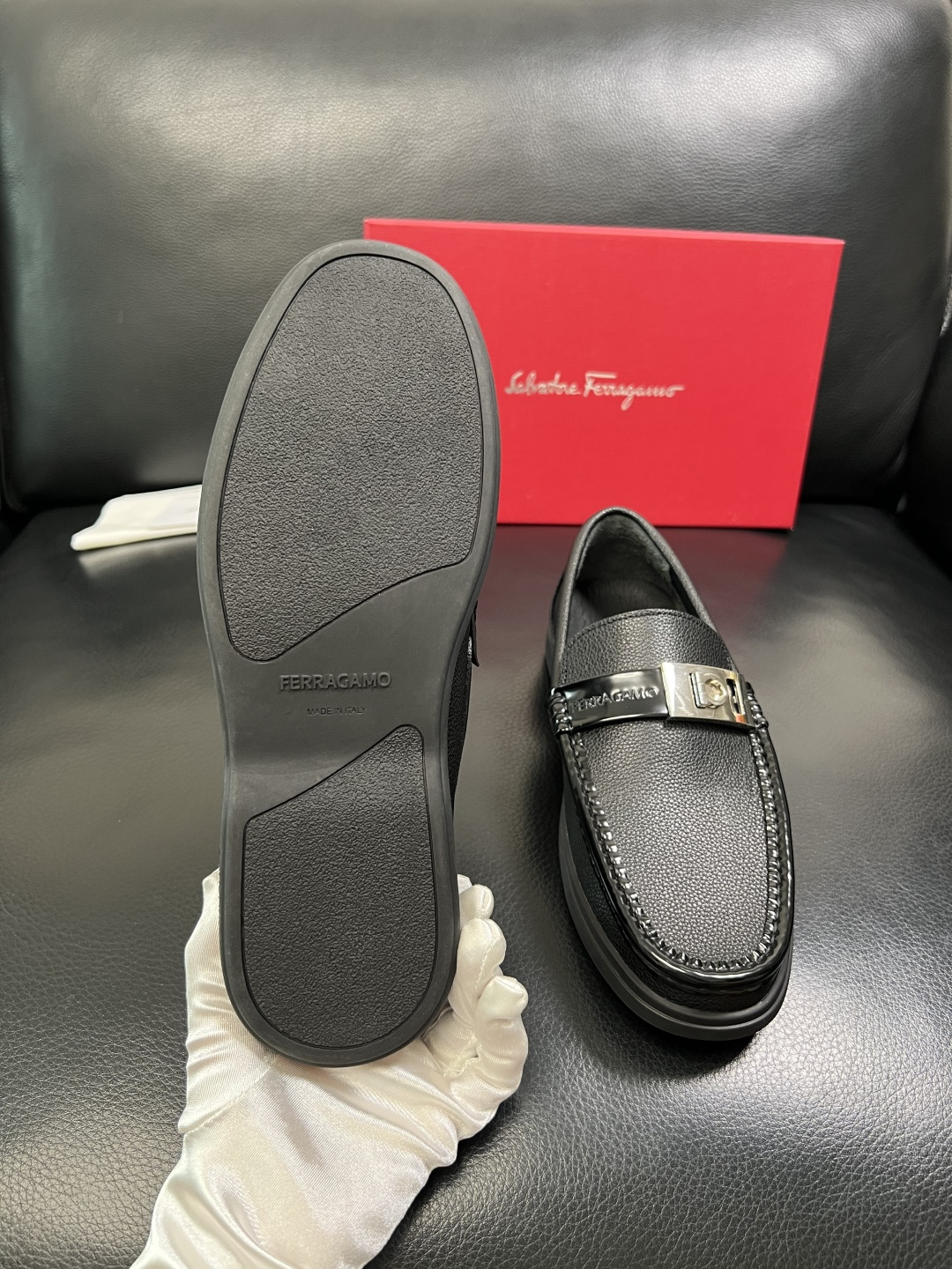 Ferragamo 高品质 顶级工艺品 菲拉格慕 专柜同步发售原厂配置，意大利进口原版牛皮，进口水染牛里