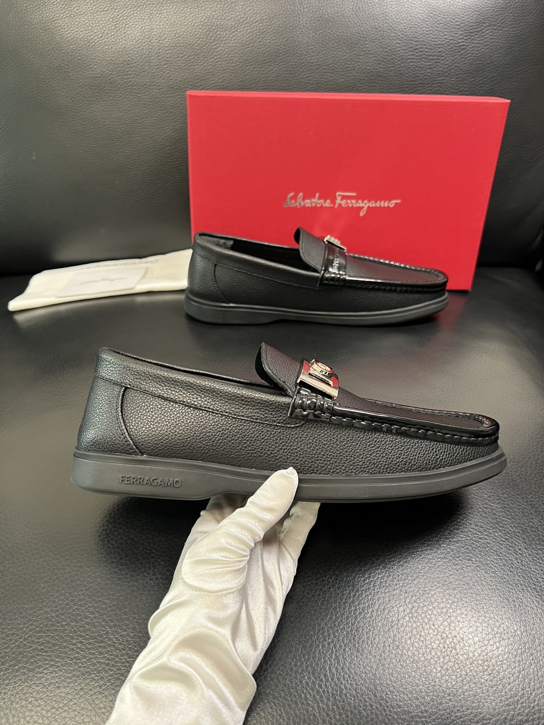 Ferragamo 高品质 顶级工艺品 菲拉格慕 专柜同步发售原厂配置，意大利进口原版牛皮，进口水染牛里