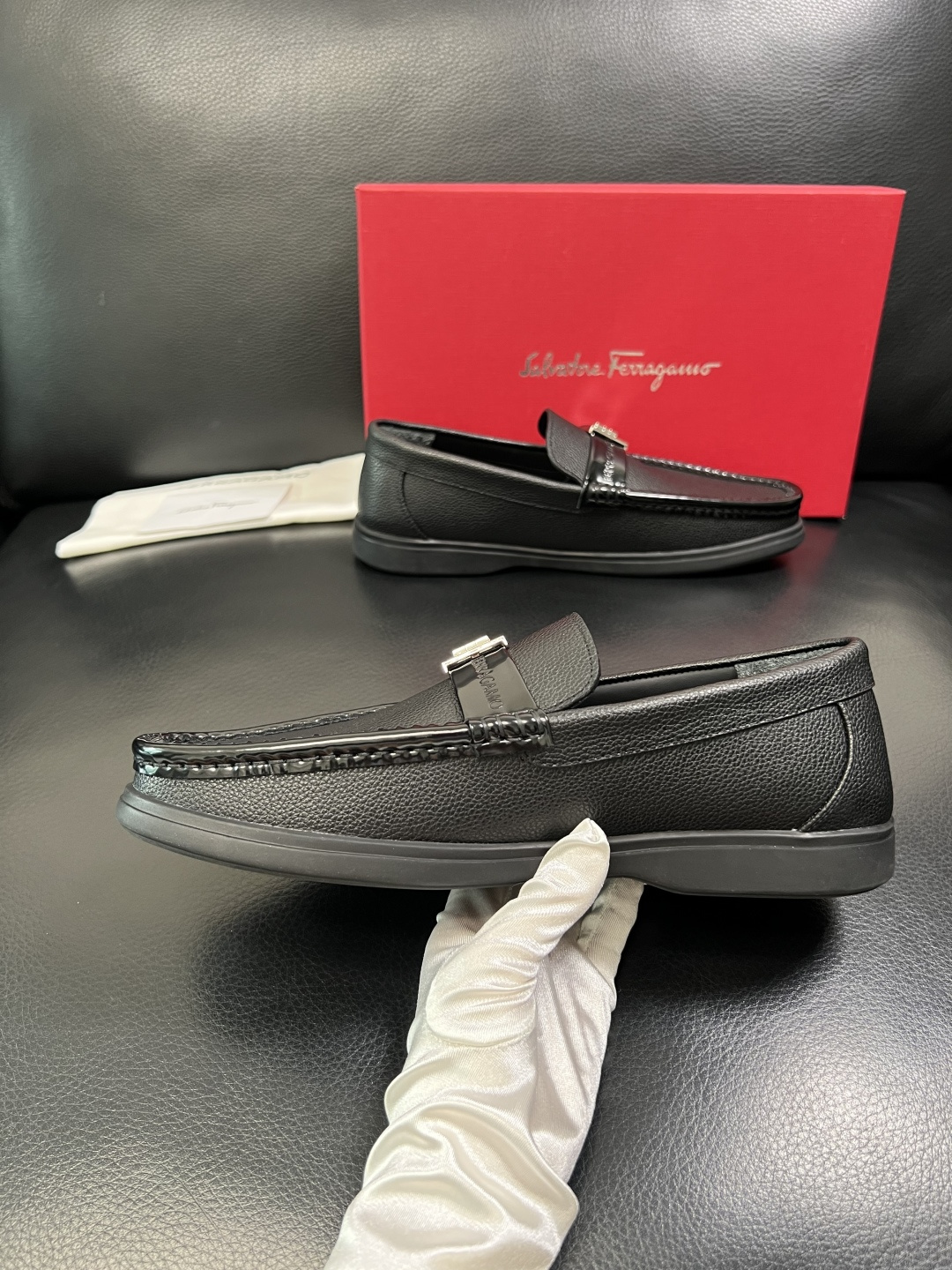 Ferragamo 高品质 顶级工艺品 菲拉格慕 专柜同步发售原厂配置，意大利进口原版牛皮，进口水染牛里