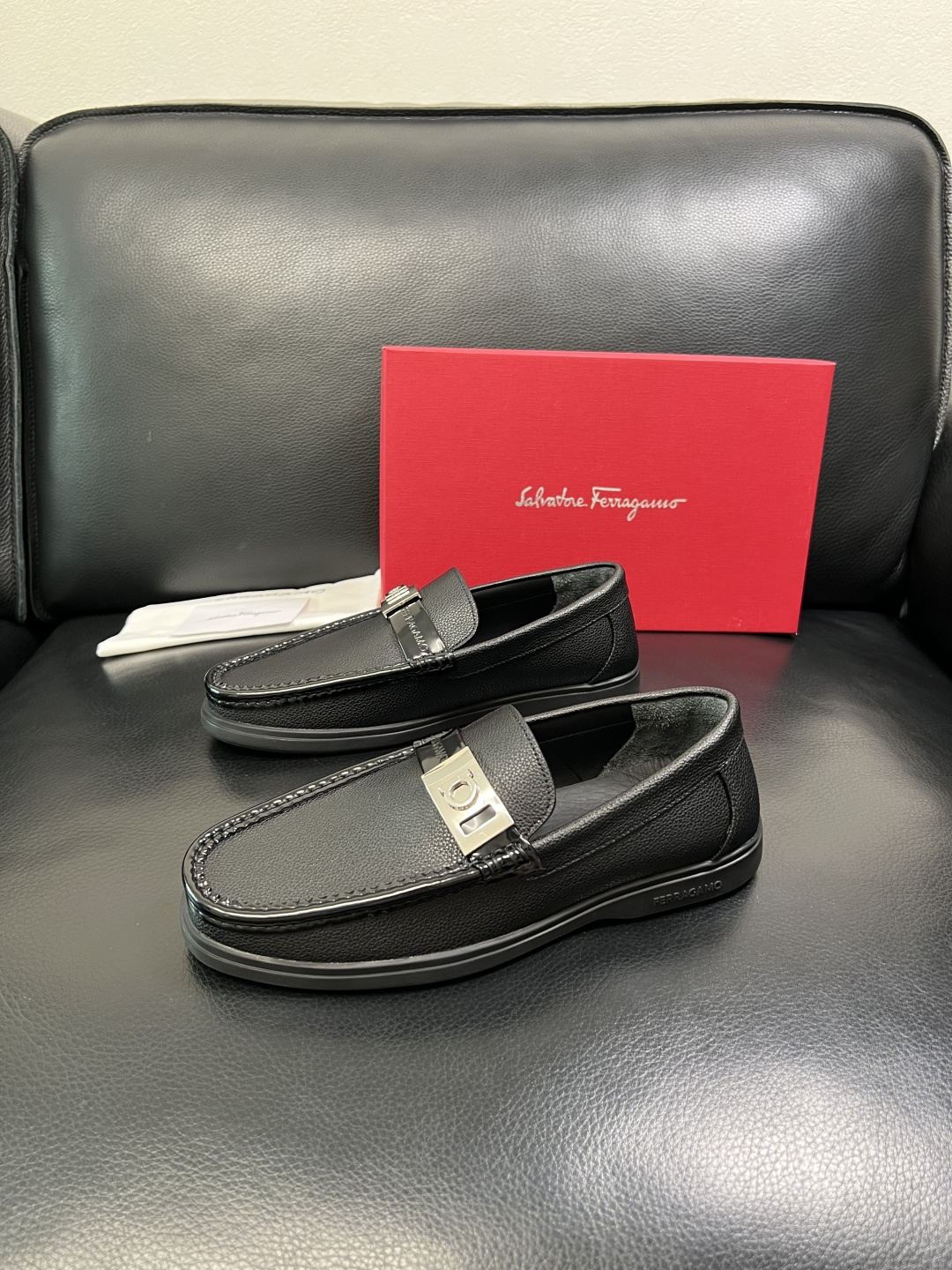 Ferragamo 高品质 顶级工艺品 菲拉格慕 专柜同步发售原厂配置，意大利进口原版牛皮，进口水染牛里