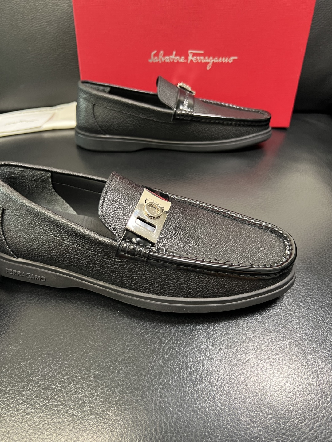 Ferragamo 高品质 顶级工艺品 菲拉格慕 专柜同步发售原厂配置，意大利进口原版牛皮，进口水染牛里
