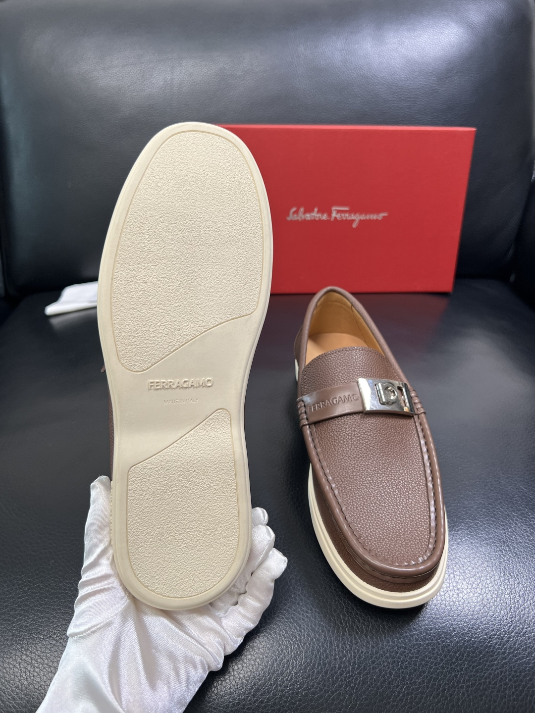 Ferragamo 高品质 顶级工艺品 菲拉格慕 专柜同步发售原厂配置，意大利进口原版牛皮，进口水染牛里