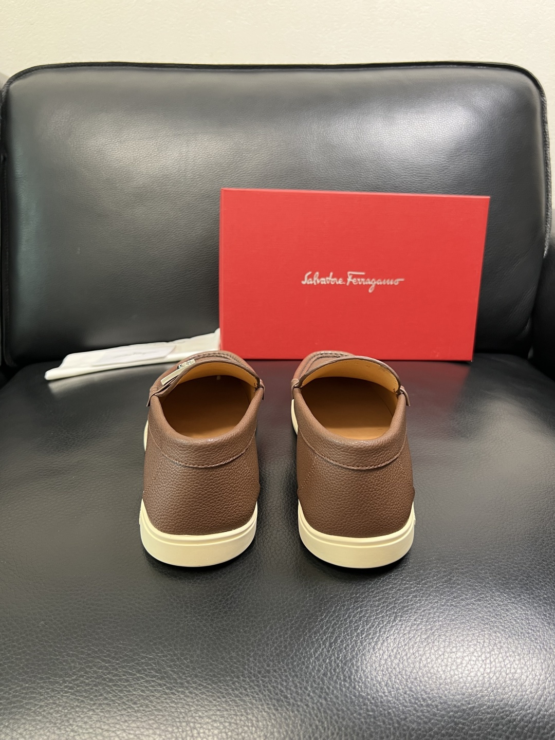 Ferragamo 高品质 顶级工艺品 菲拉格慕 专柜同步发售原厂配置，意大利进口原版牛皮，进口水染牛里