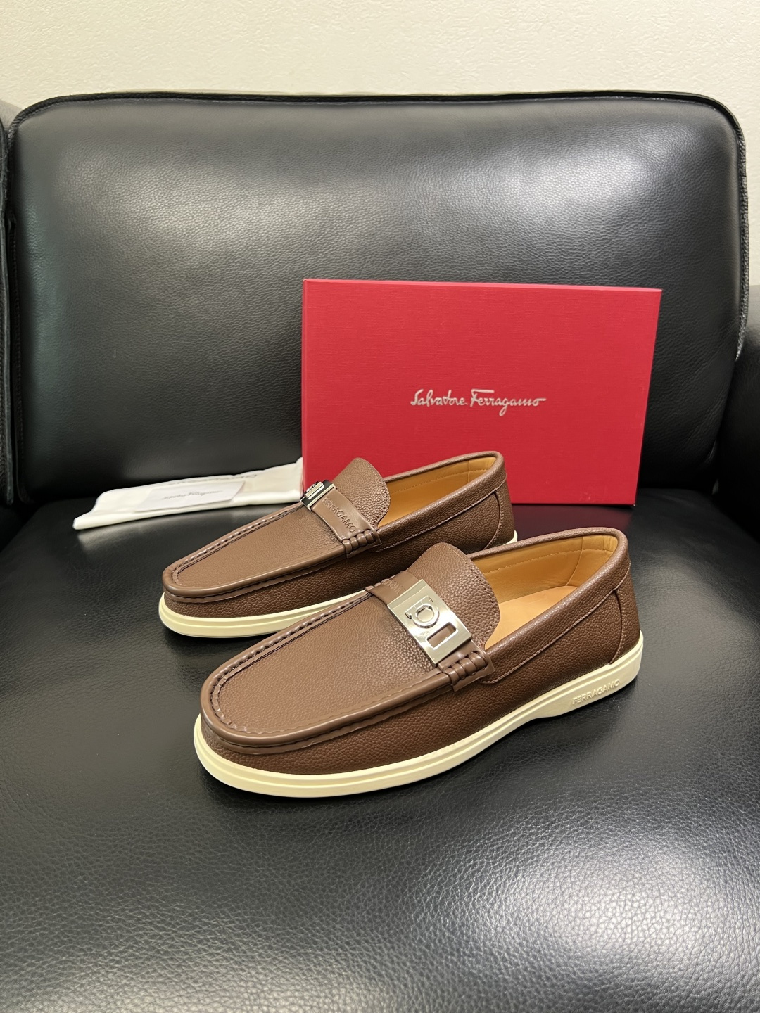 Ferragamo 高品质 顶级工艺品 菲拉格慕 专柜同步发售原厂配置，意大利进口原版牛皮，进口水染牛里