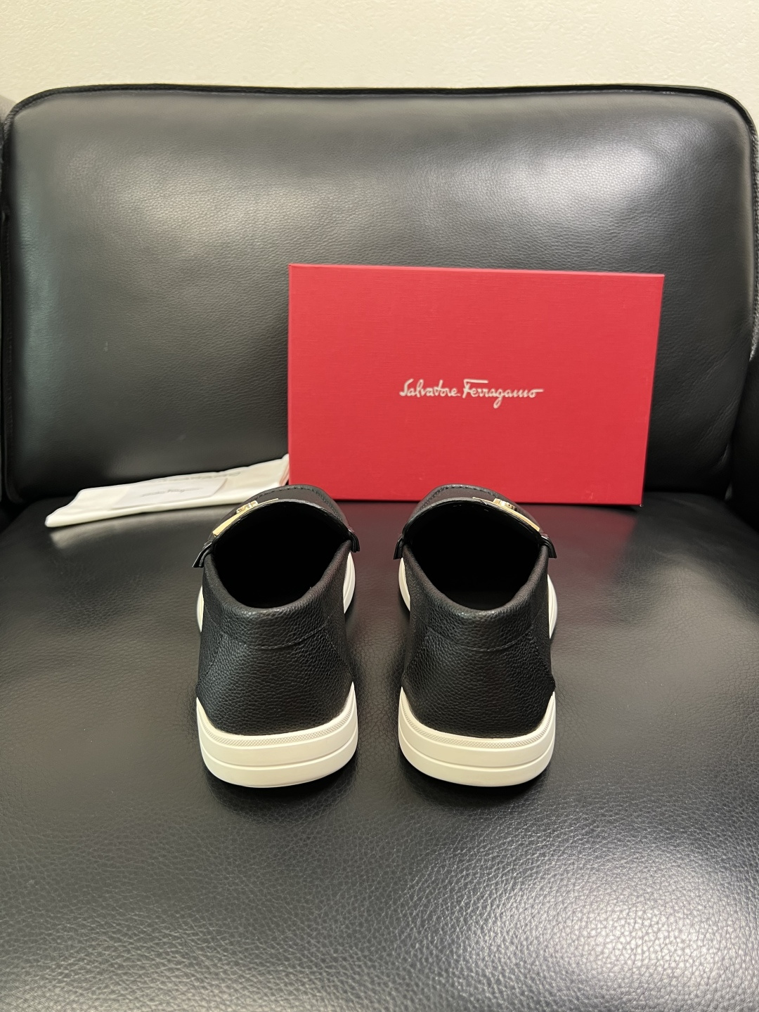 Ferragamo 高品质 顶级工艺品 菲拉格慕 专柜同步发售原厂配置，意大利进口原版牛皮，进口水染牛里