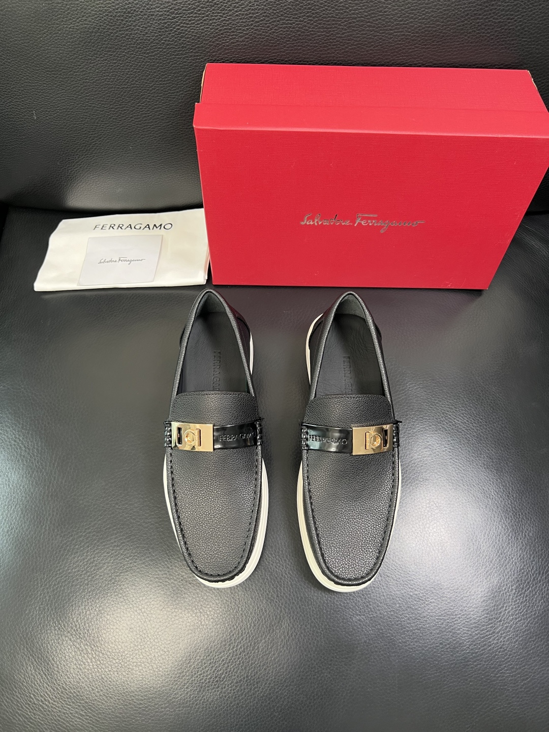Ferragamo 高品质 顶级工艺品 菲拉格慕 专柜同步发售原厂配置，意大利进口原版牛皮，进口水染牛里
