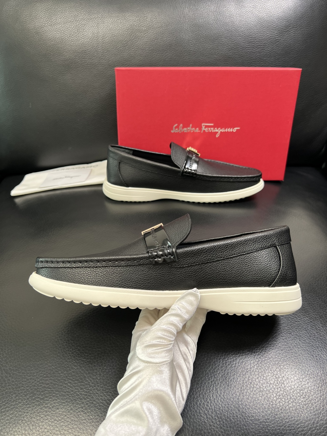 Ferragamo 高品质 顶级工艺品 菲拉格慕 专柜同步发售原厂配置，意大利进口原版牛皮，进口水染牛里