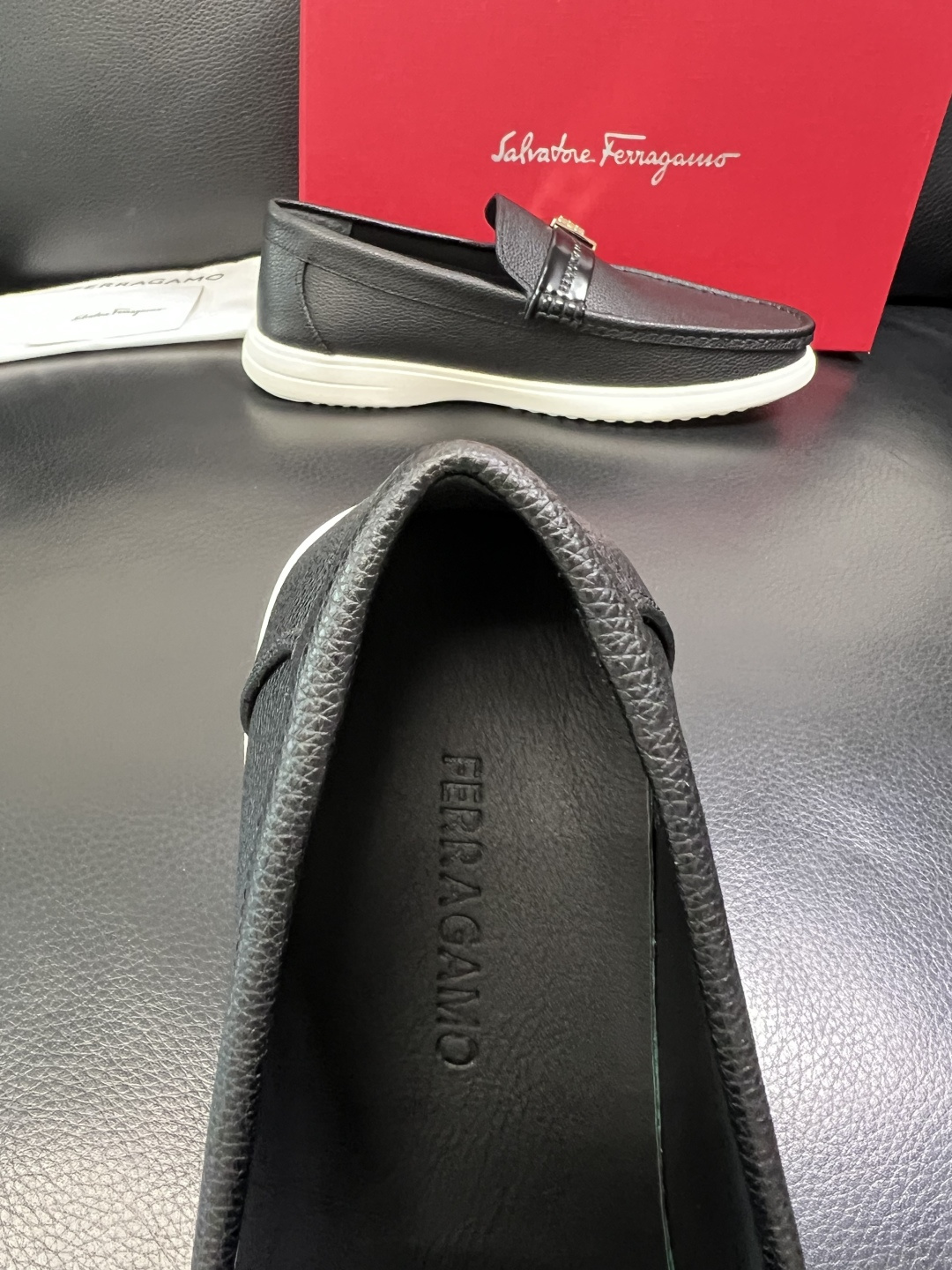 Ferragamo 高品质 顶级工艺品 菲拉格慕 专柜同步发售原厂配置，意大利进口原版牛皮，进口水染牛里