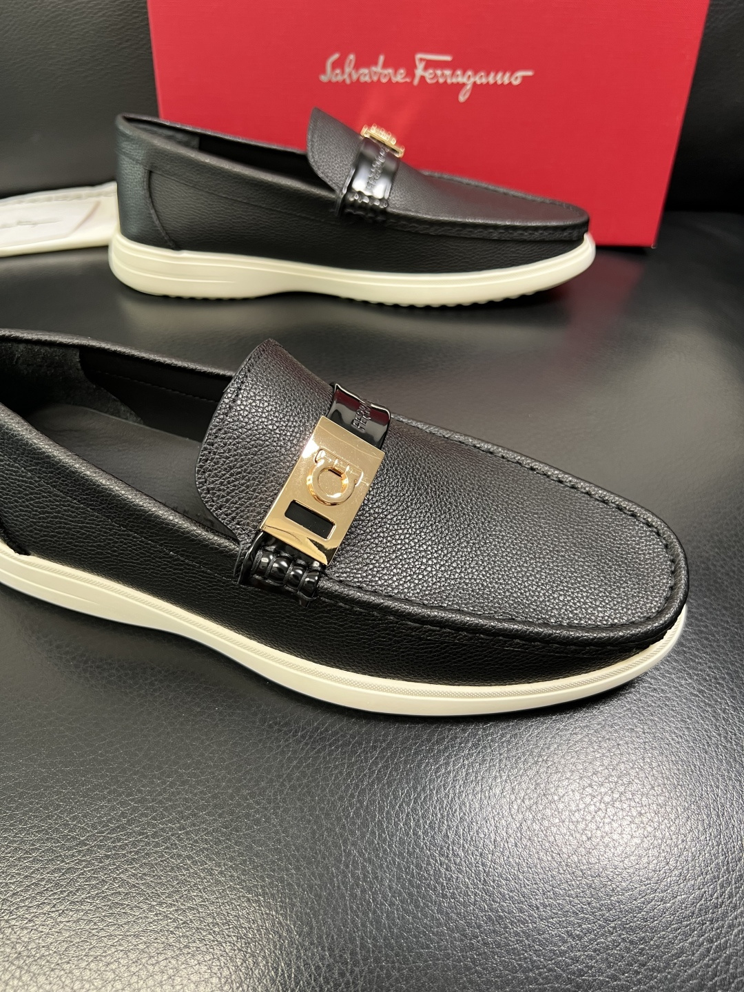 Ferragamo 高品质 顶级工艺品 菲拉格慕 专柜同步发售原厂配置，意大利进口原版牛皮，进口水染牛里