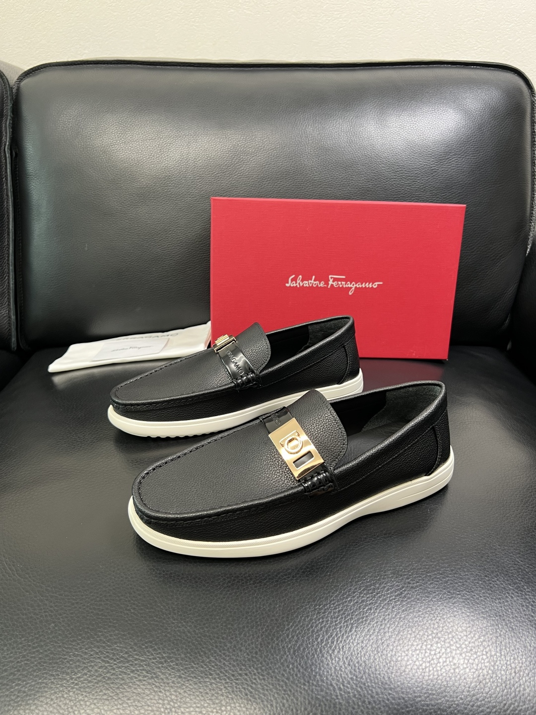 Ferragamo 高品质 顶级工艺品 菲拉格慕 专柜同步发售原厂配置，意大利进口原版牛皮，进口水染牛里