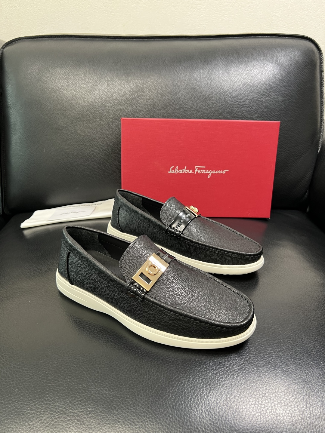 Ferragamo 高品质 顶级工艺品 菲拉格慕 专柜同步发售原厂配置，意大利进口原版牛皮，进口水染牛里