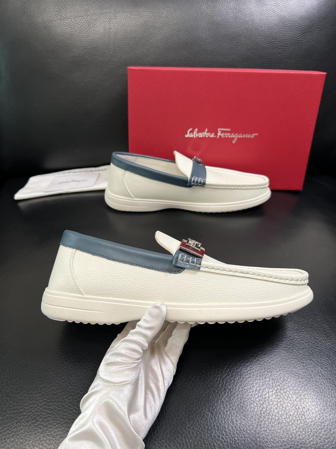 Ferragamo 高品质 顶级工艺品 菲拉格慕 专柜同步发售原厂配置，意大利进口原版牛皮，进口水染牛里