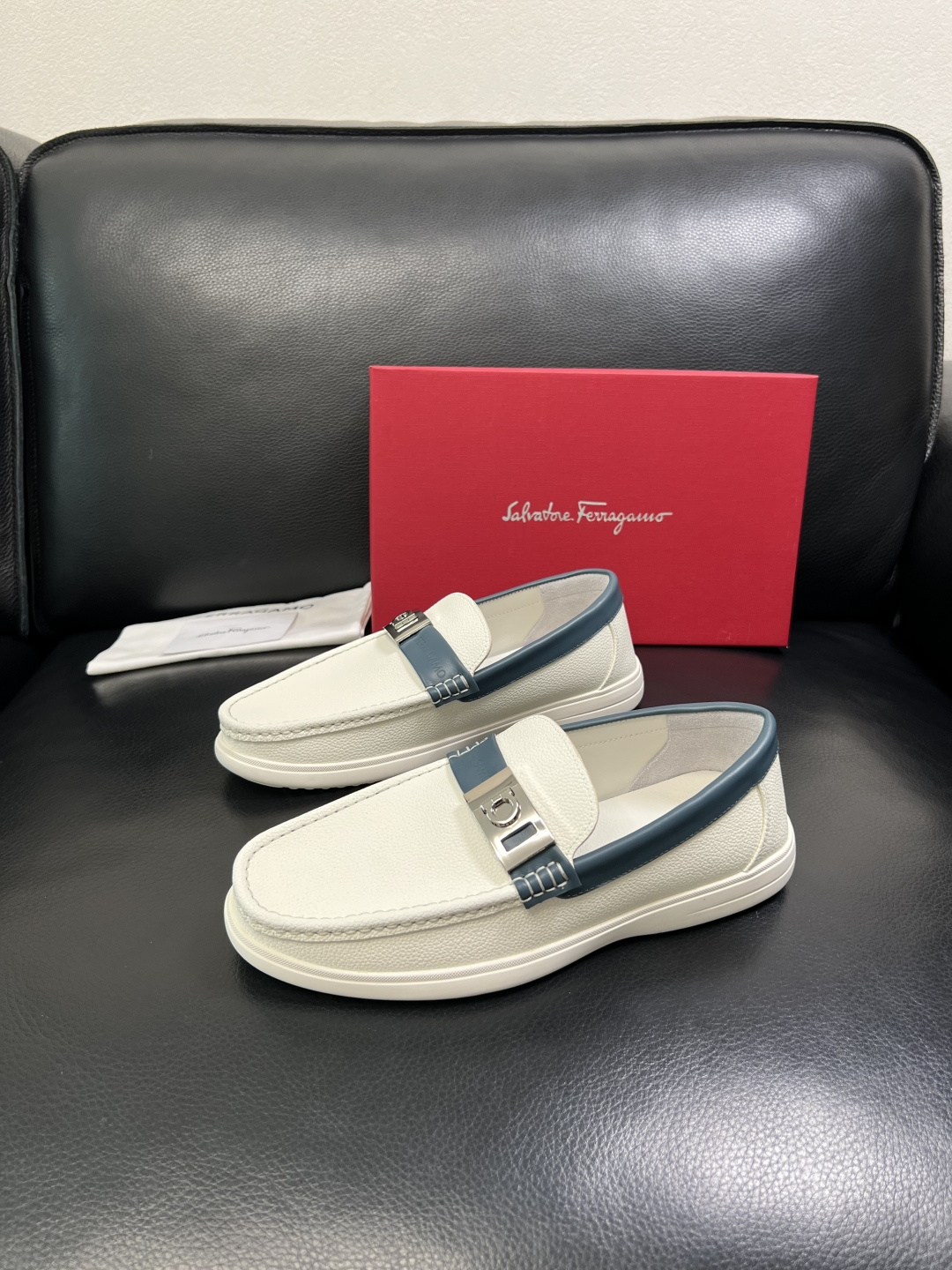Ferragamo 高品质 顶级工艺品 菲拉格慕 专柜同步发售原厂配置，意大利进口原版牛皮，进口水染牛里