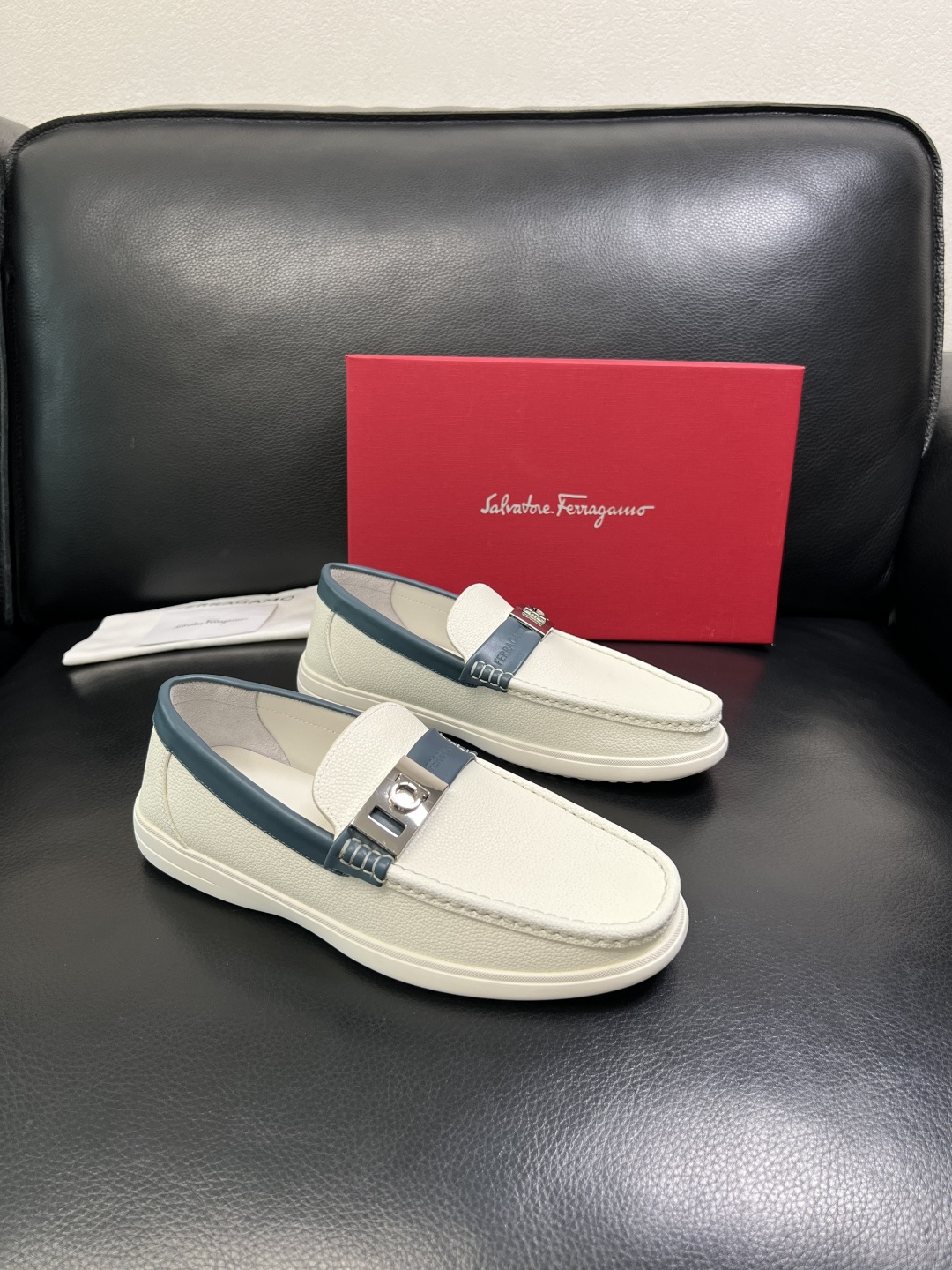 Ferragamo 高品质 顶级工艺品 菲拉格慕 专柜同步发售原厂配置，意大利进口原版牛皮，进口水染牛里