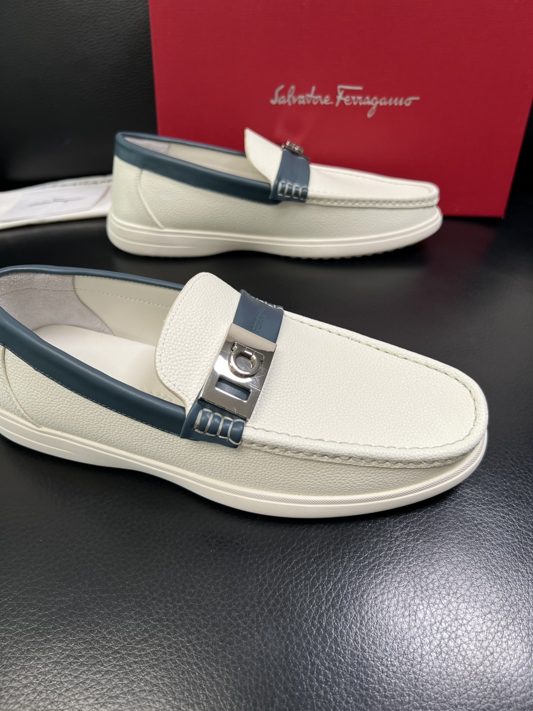 Ferragamo 高品质 顶级工艺品 菲拉格慕 专柜同步发售原厂配置，意大利进口原版牛皮，进口水染牛里