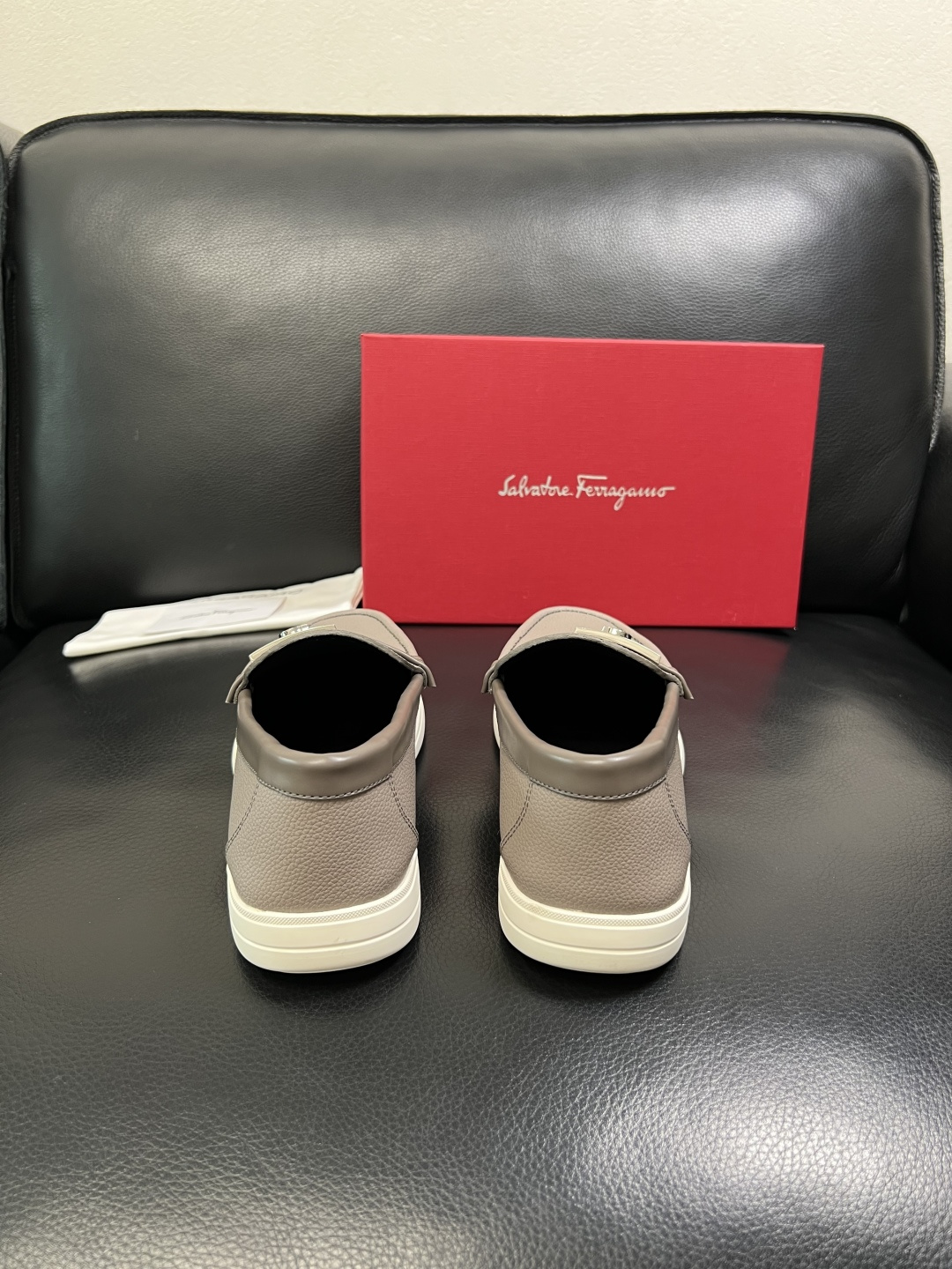 Ferragamo 高品质 顶级工艺品 菲拉格慕 专柜同步发售原厂配置，意大利进口原版牛皮，进口水染牛里