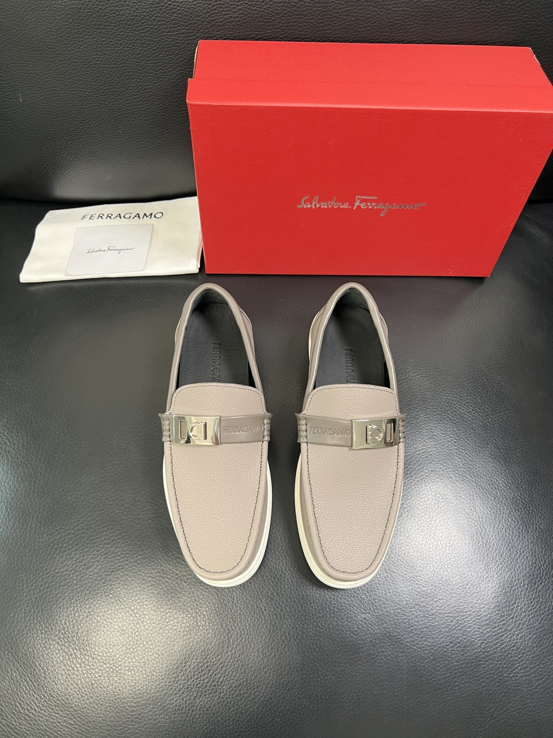 Ferragamo 高品质 顶级工艺品 菲拉格慕 专柜同步发售原厂配置，意大利进口原版牛皮，进口水染牛里