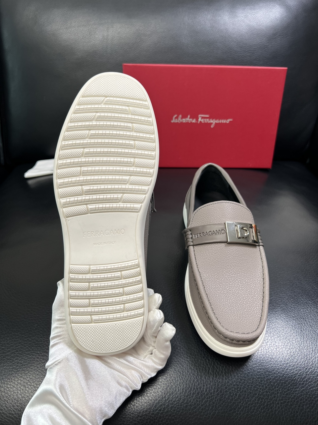 Ferragamo 高品质 顶级工艺品 菲拉格慕 专柜同步发售原厂配置，意大利进口原版牛皮，进口水染牛里