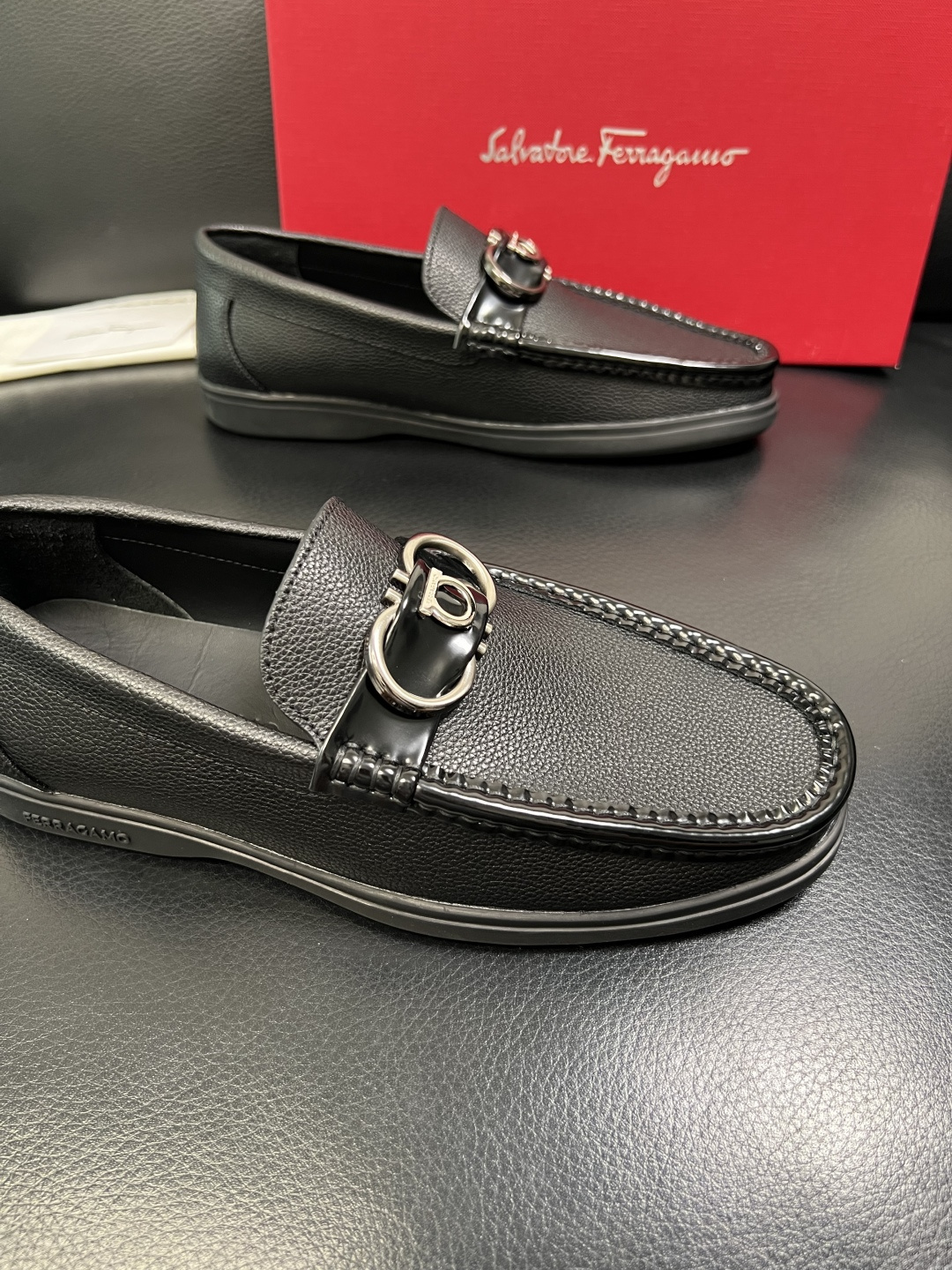 Ferragamo 高品质 顶级工艺品 菲拉格慕 专柜同步发售原厂配置，意大利进口原版牛皮，进口水染牛里