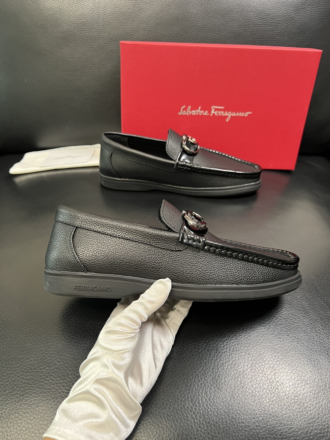 Ferragamo 高品质 顶级工艺品 菲拉格慕 专柜同步发售原厂配置，意大利进口原版牛皮，进口水染牛里