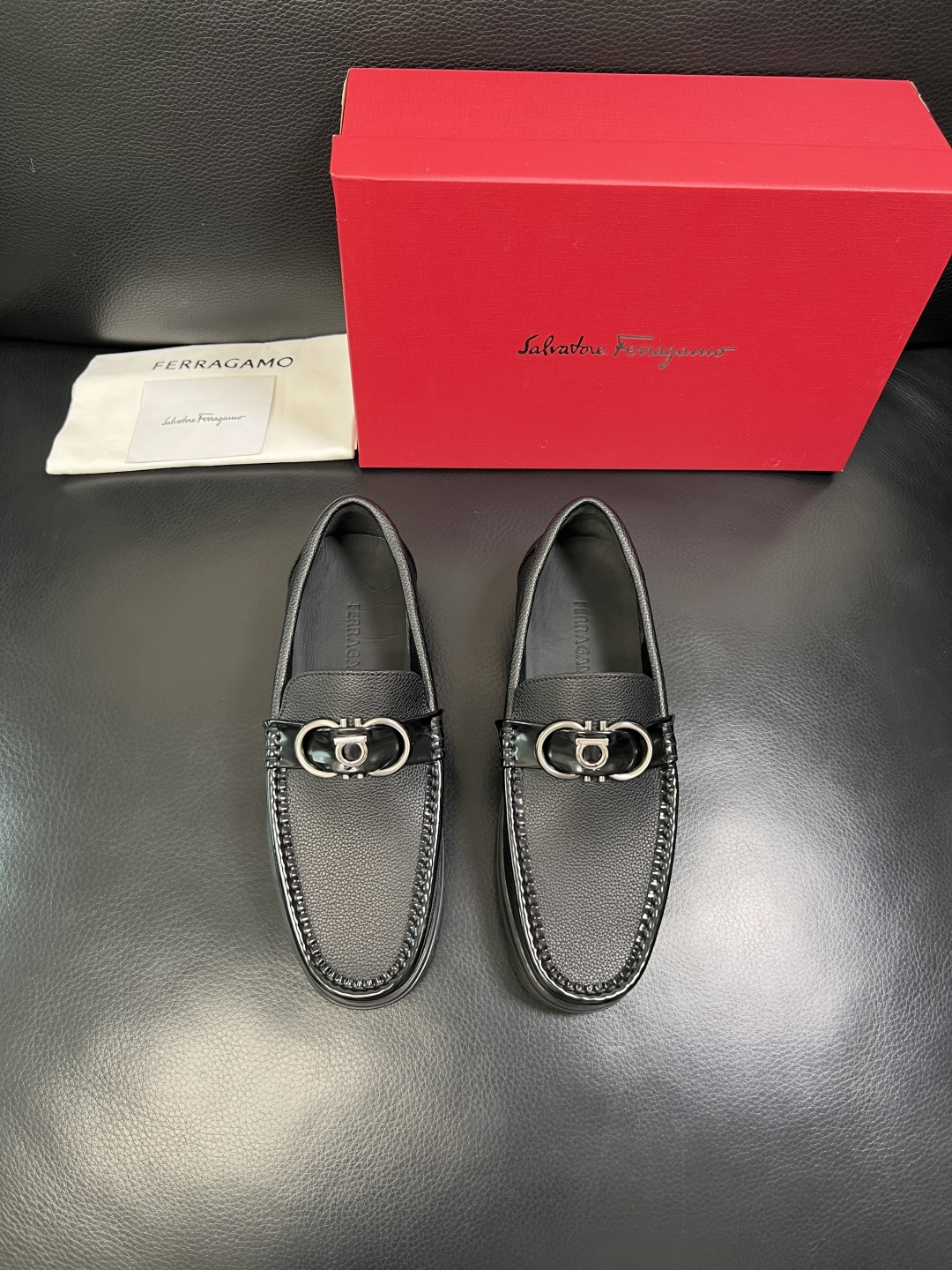 Ferragamo 高品质 顶级工艺品 菲拉格慕 专柜同步发售原厂配置，意大利进口原版牛皮，进口水染牛里