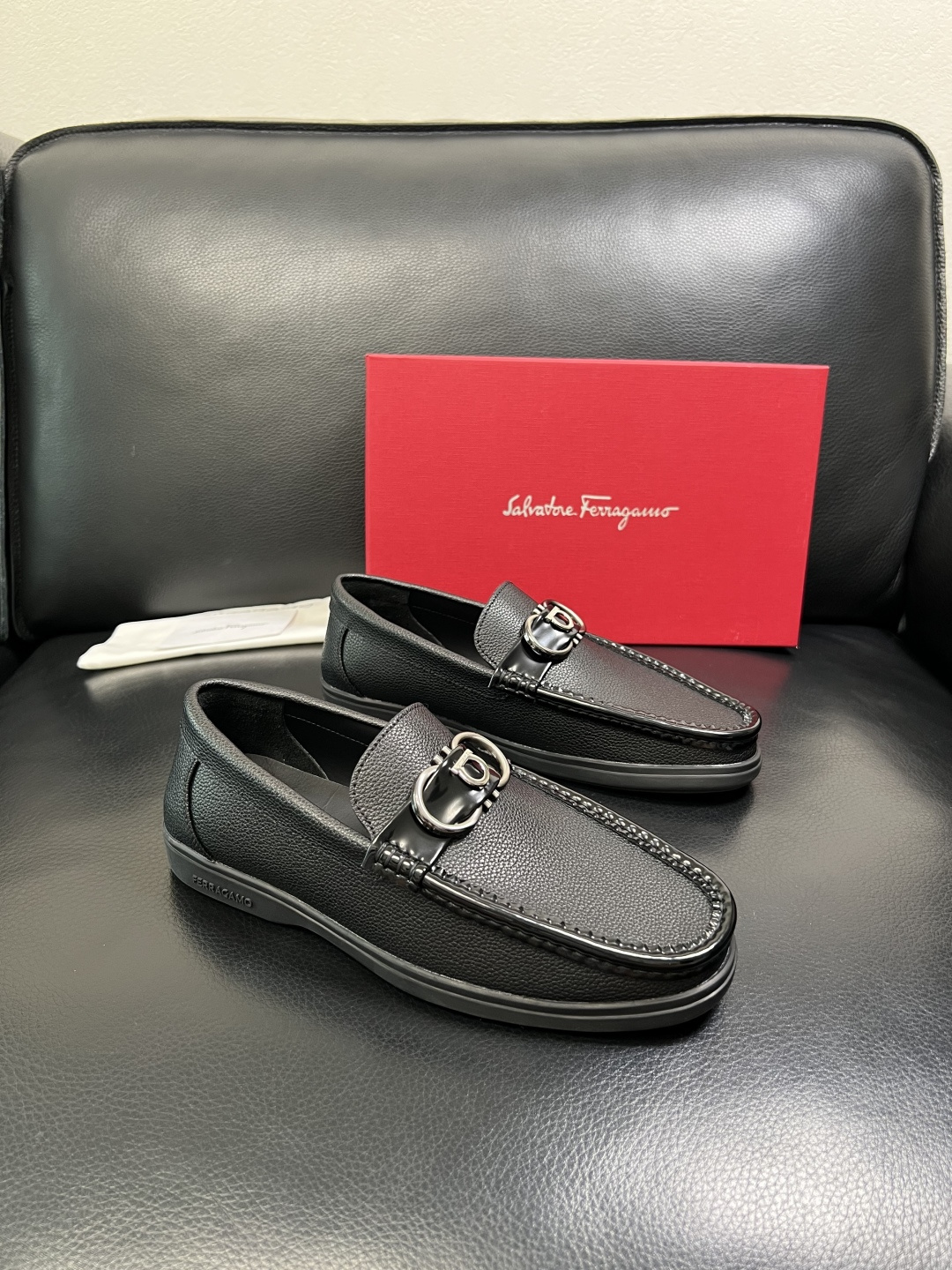 Ferragamo 高品质 顶级工艺品 菲拉格慕 专柜同步发售原厂配置，意大利进口原版牛皮，进口水染牛里
