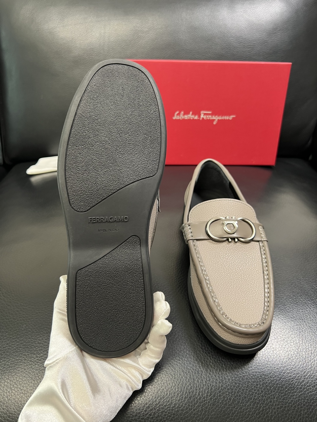 Ferragamo 高品质 顶级工艺品 菲拉格慕 专柜同步发售原厂配置，意大利进口原版牛皮，进口水染牛里