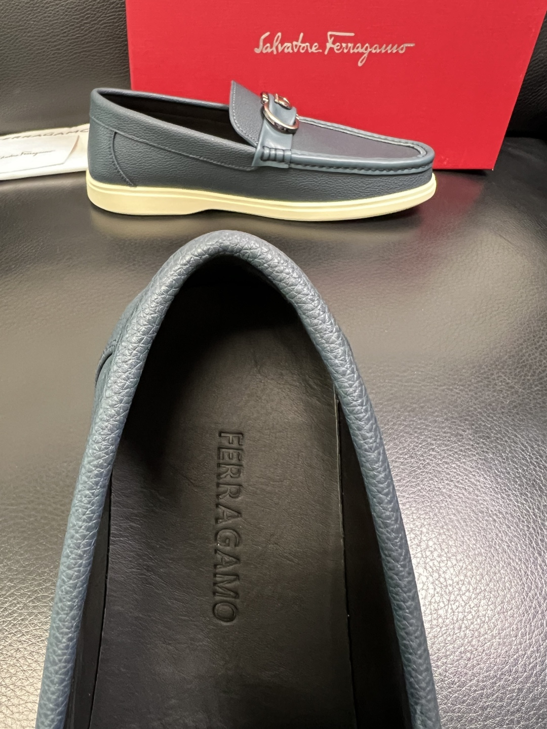 Ferragamo 高品质 顶级工艺品 菲拉格慕 专柜同步发售原厂配置，意大利进口原版牛皮，进口水染牛里
