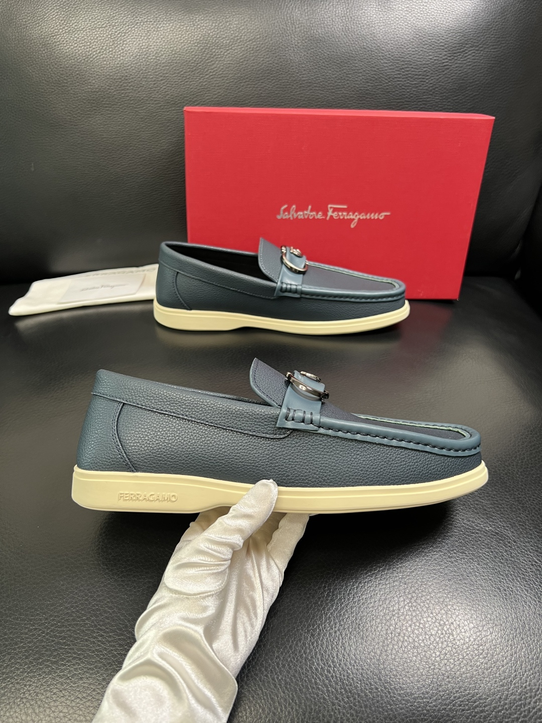 Ferragamo 高品质 顶级工艺品 菲拉格慕 专柜同步发售原厂配置，意大利进口原版牛皮，进口水染牛里