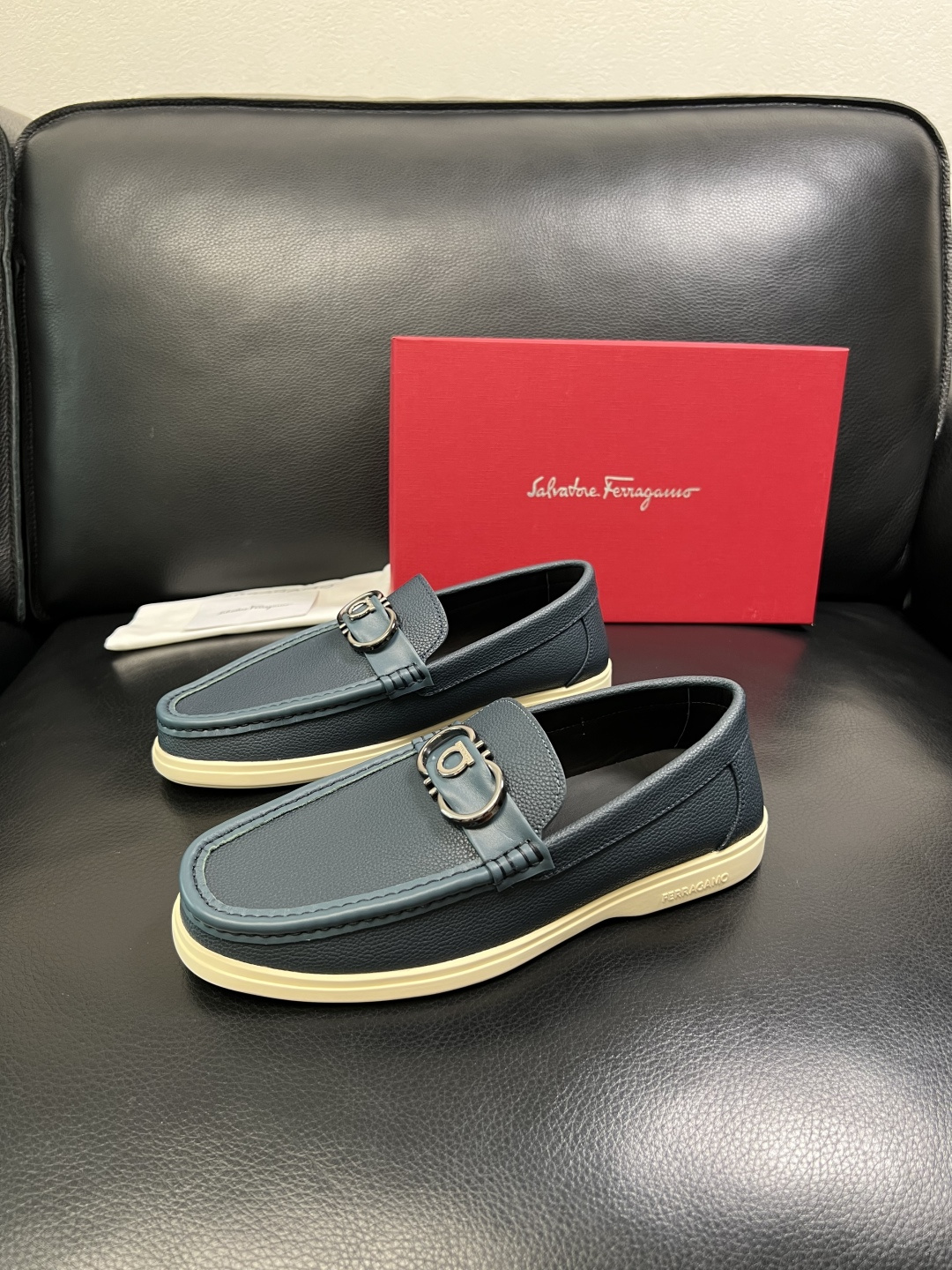 Ferragamo 高品质 顶级工艺品 菲拉格慕 专柜同步发售原厂配置，意大利进口原版牛皮，进口水染牛里