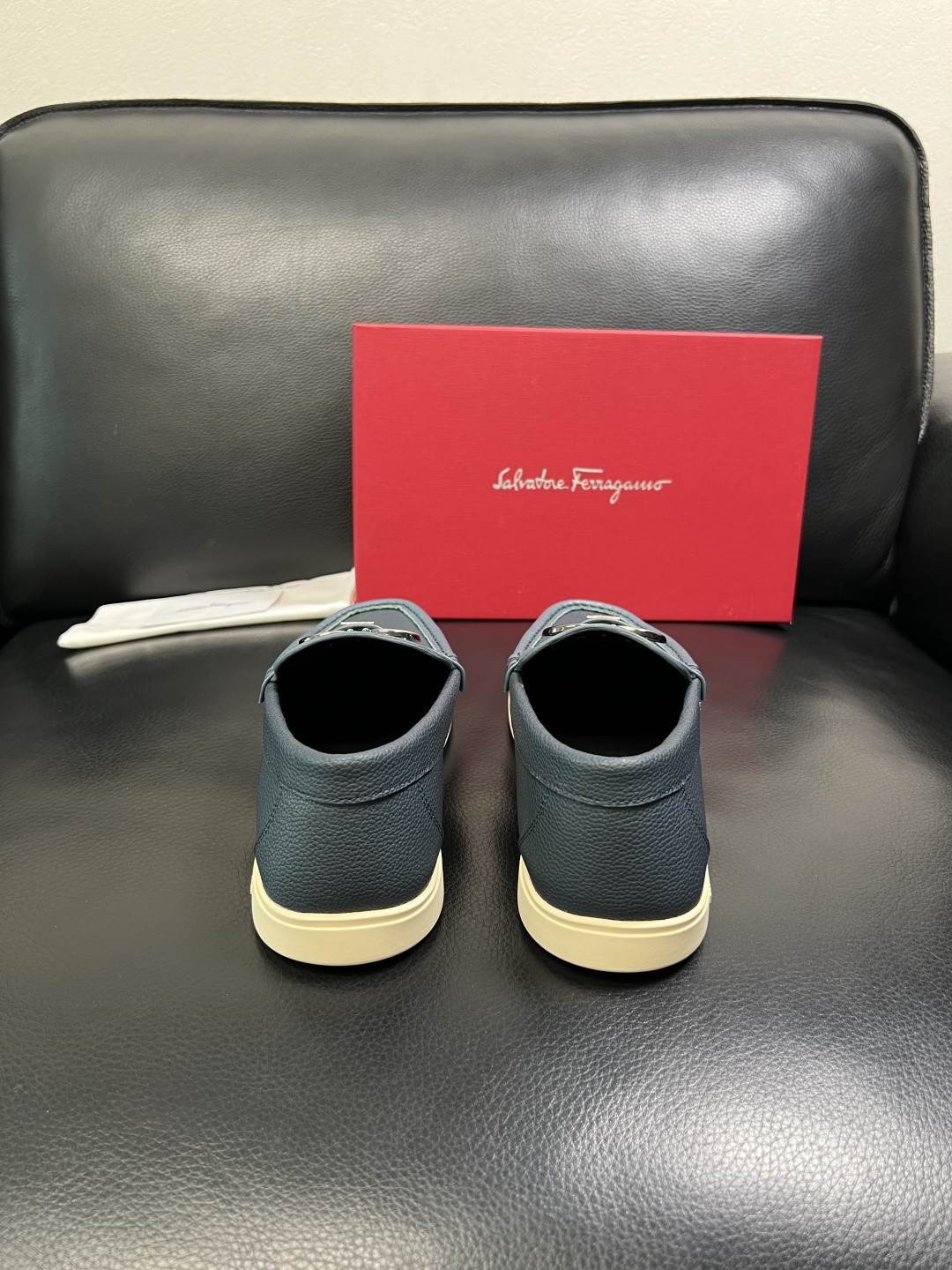 Ferragamo 高品质 顶级工艺品 菲拉格慕 专柜同步发售原厂配置，意大利进口原版牛皮，进口水染牛里