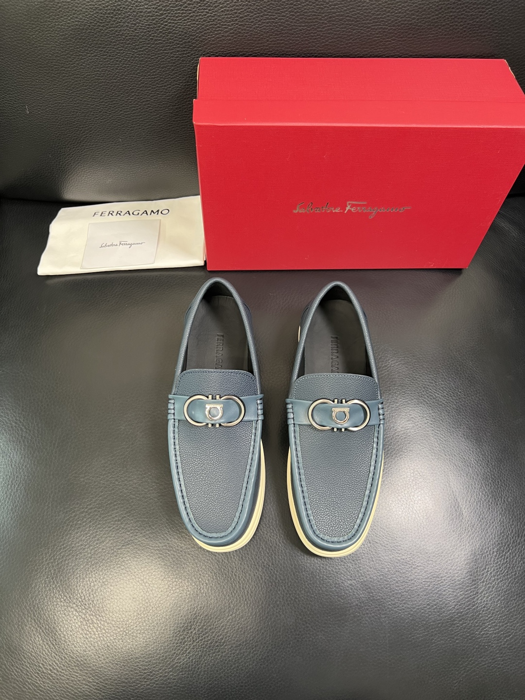 Ferragamo 高品质 顶级工艺品 菲拉格慕 专柜同步发售原厂配置，意大利进口原版牛皮，进口水染牛里