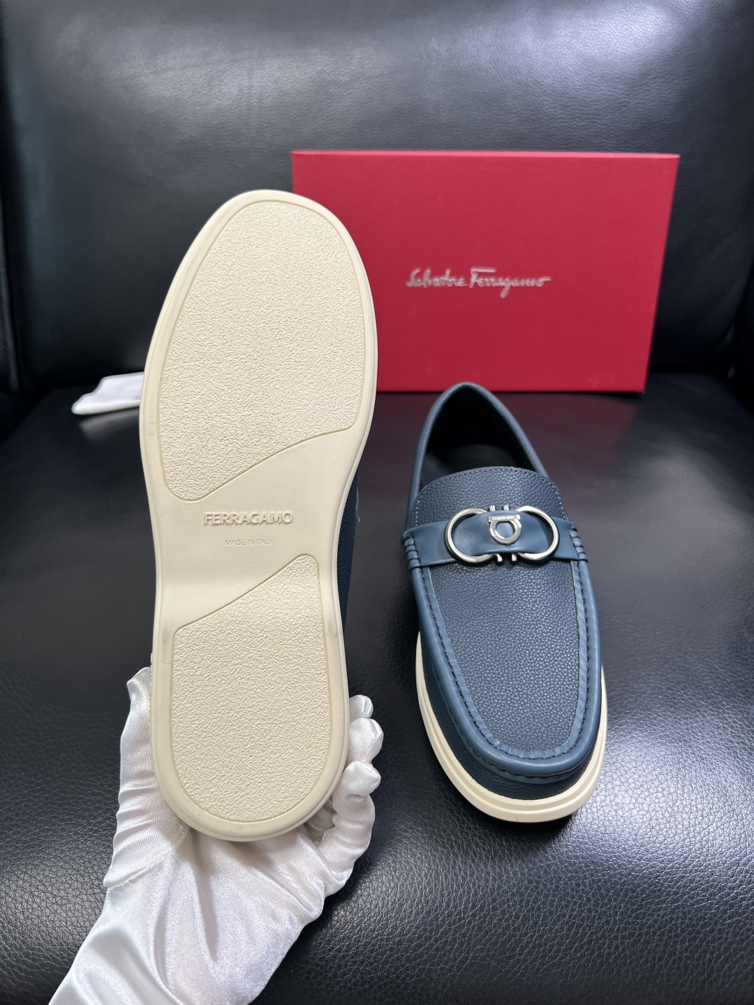 Ferragamo 高品质 顶级工艺品 菲拉格慕 专柜同步发售原厂配置，意大利进口原版牛皮，进口水染牛里