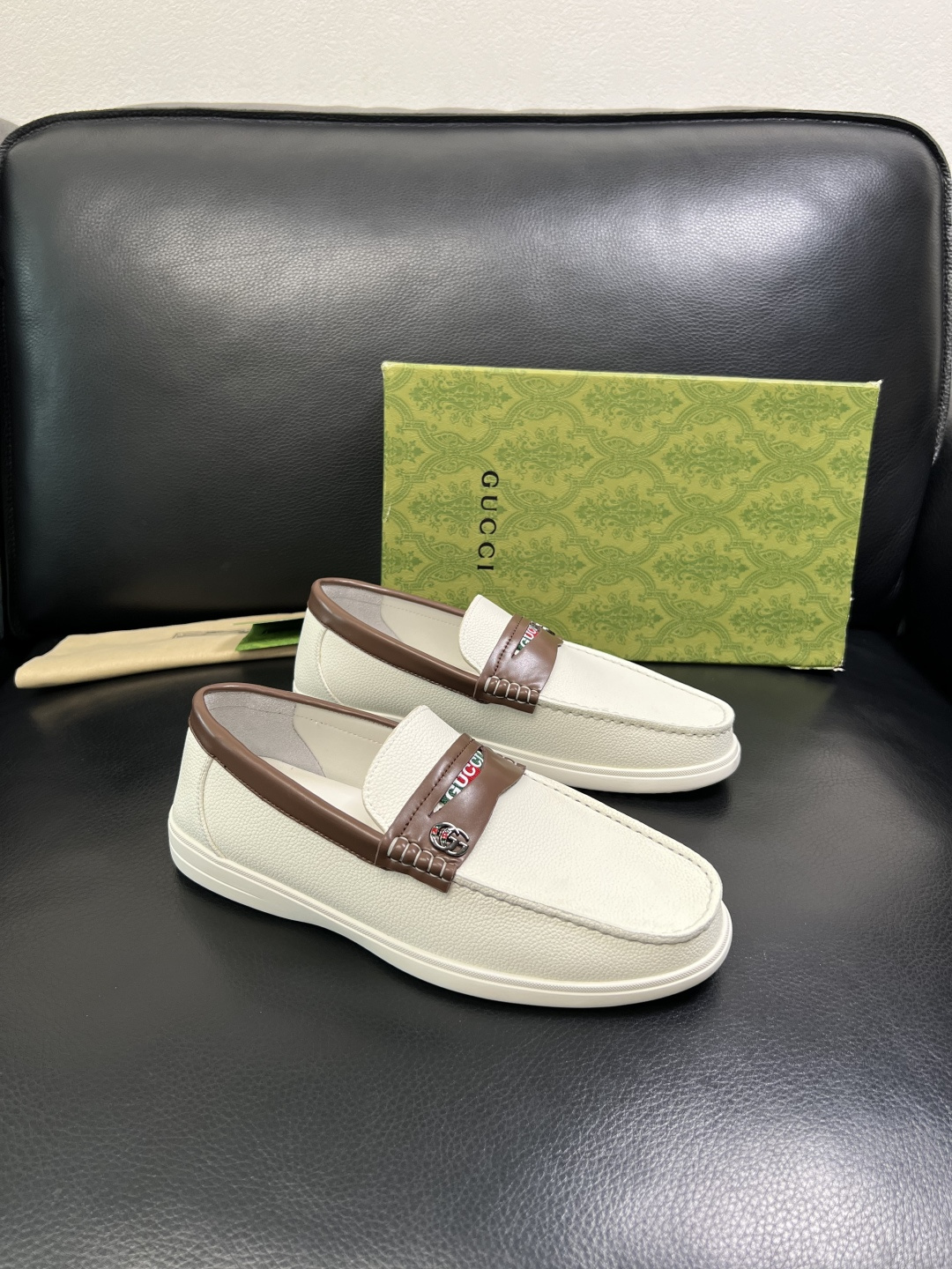 Gucci 高品质 顶级工艺品 古奇 专柜新款原厂配置，意大利进口牛皮面料，进口牛皮内里垫，透气舒适，鞋