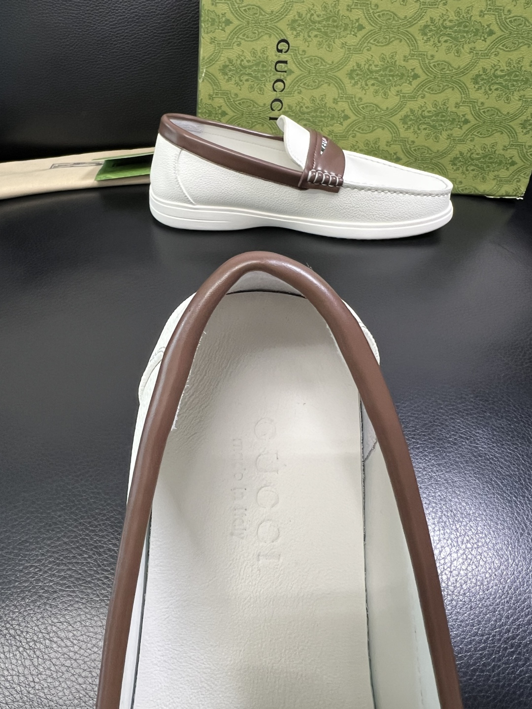 Gucci 高品质 顶级工艺品 古奇 专柜新款原厂配置，意大利进口牛皮面料，进口牛皮内里垫，透气舒适，鞋