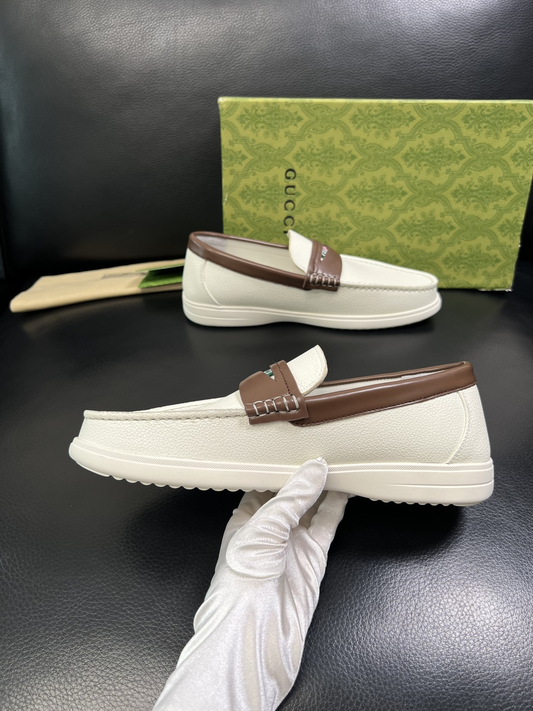 Gucci 高品质 顶级工艺品 古奇 专柜新款原厂配置，意大利进口牛皮面料，进口牛皮内里垫，透气舒适，鞋